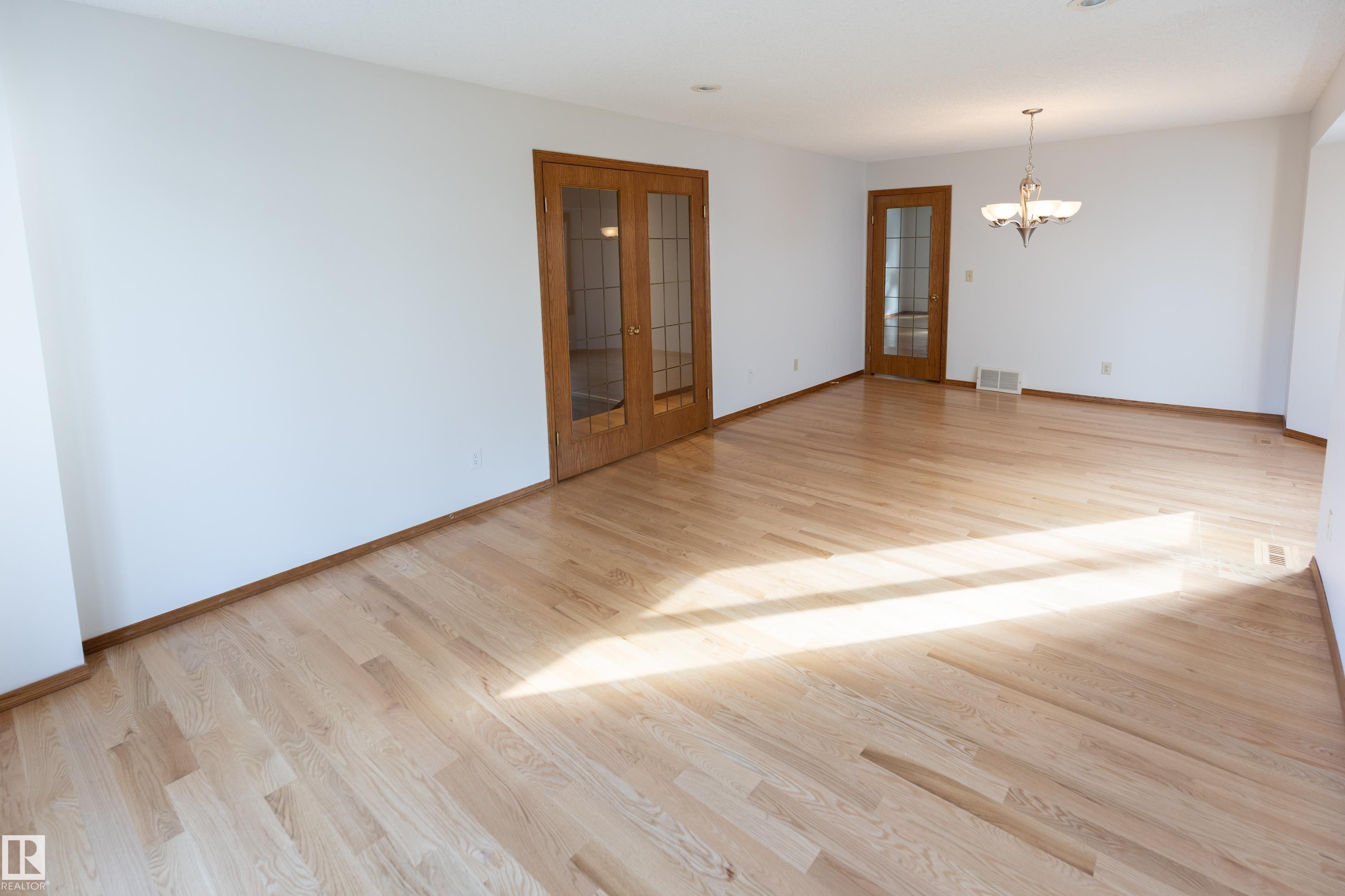 Photo 7 at 50 Hillside Crescent, Heritage Hills, Sherwood Park