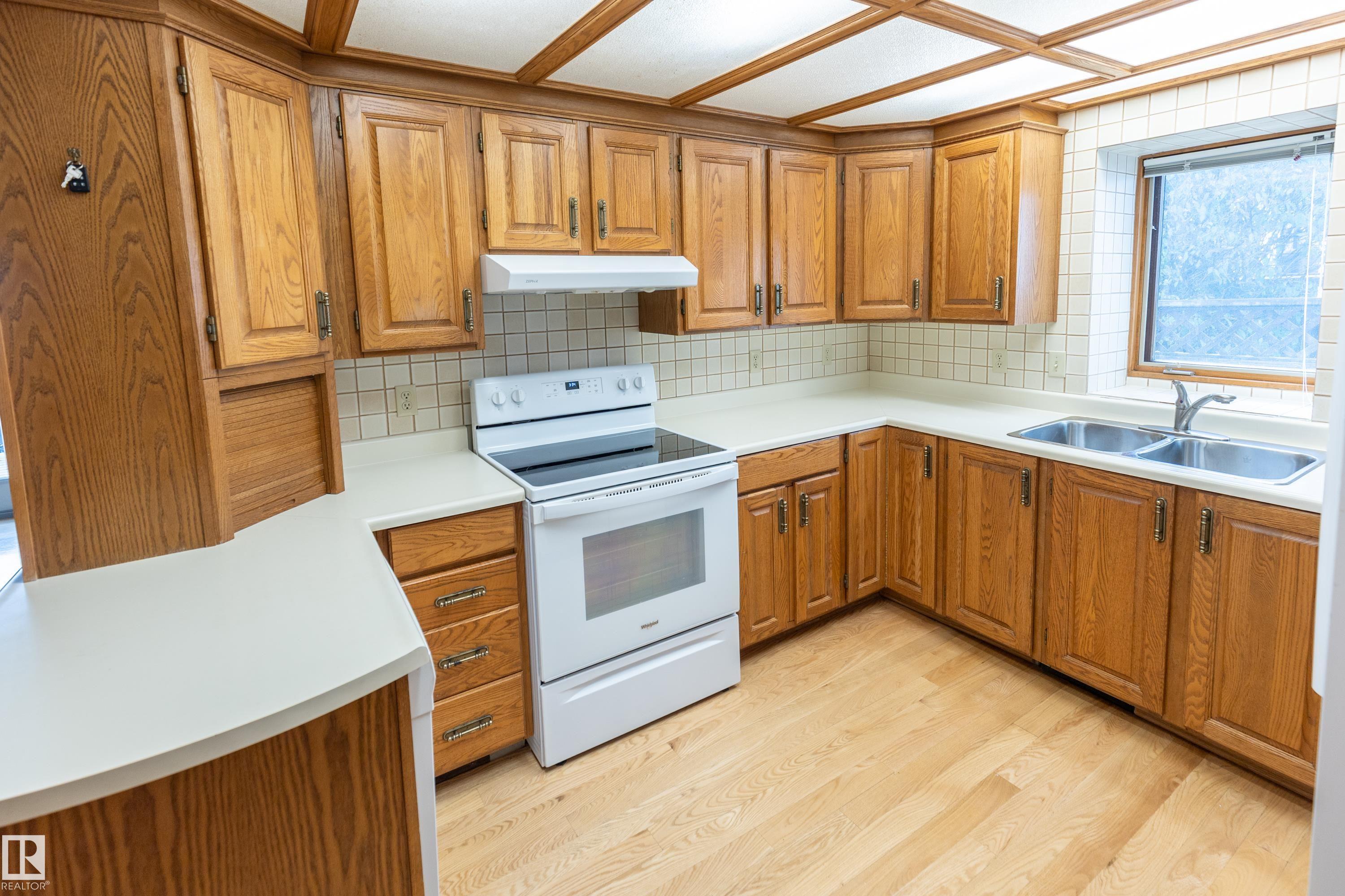 Photo 10 at 50 Hillside Crescent, Heritage Hills, Sherwood Park