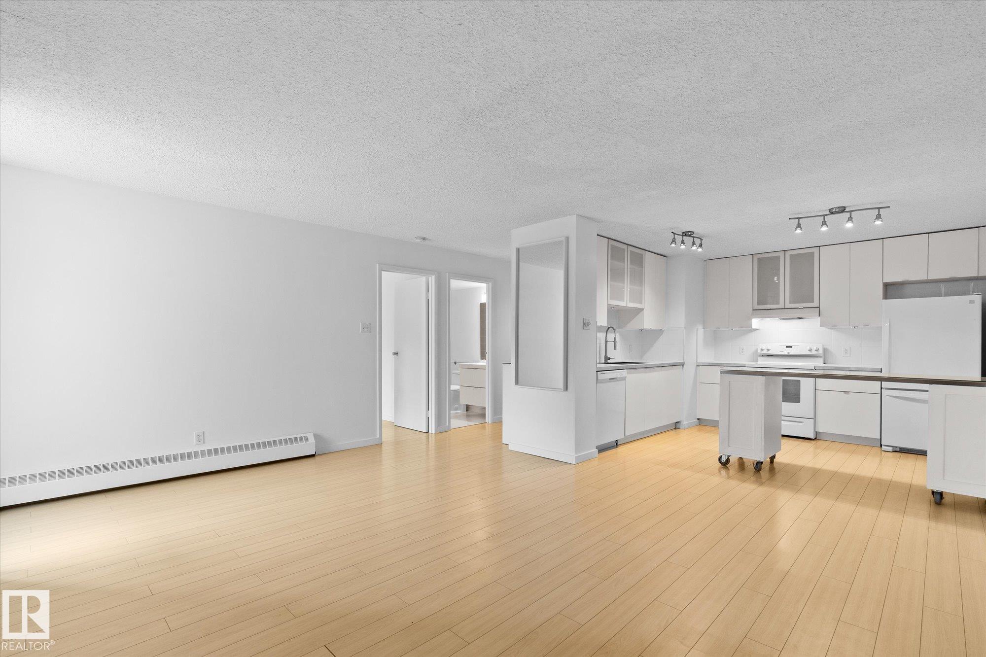 Photo 11 at 104 - 10175 114 Street NW, Wîhkwêntôwin, Edmonton