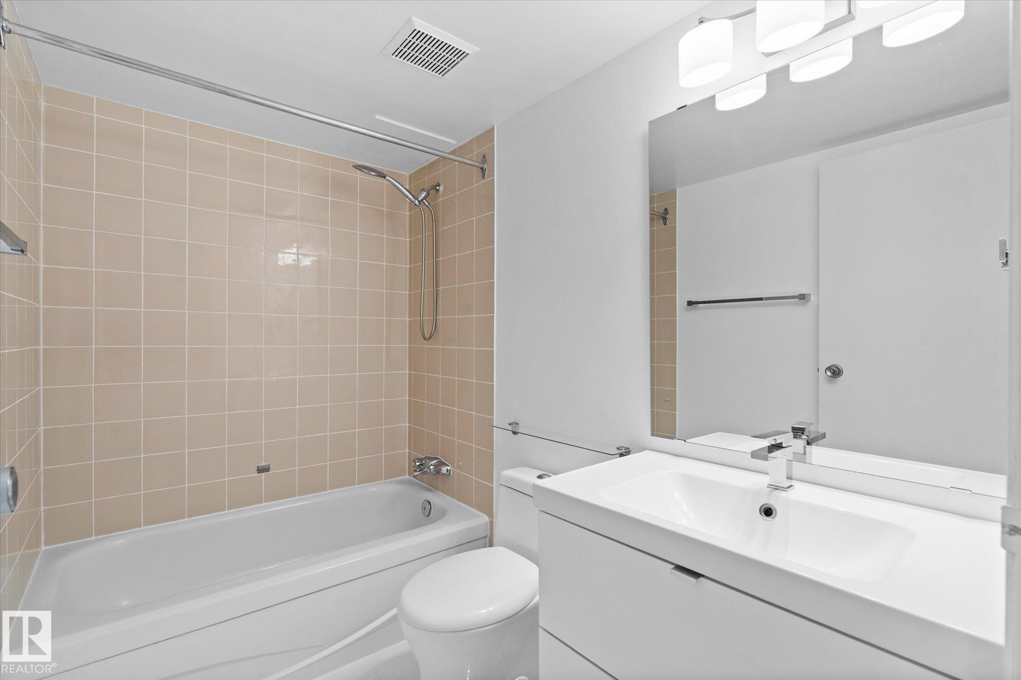 Photo 25 at 104 - 10175 114 Street NW, Wîhkwêntôwin, Edmonton