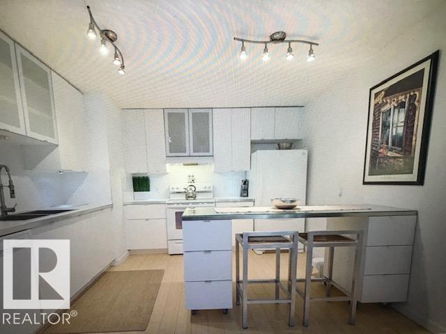 Photo 6 at 104 - 10175 114 Street NW, Wîhkwêntôwin, Edmonton