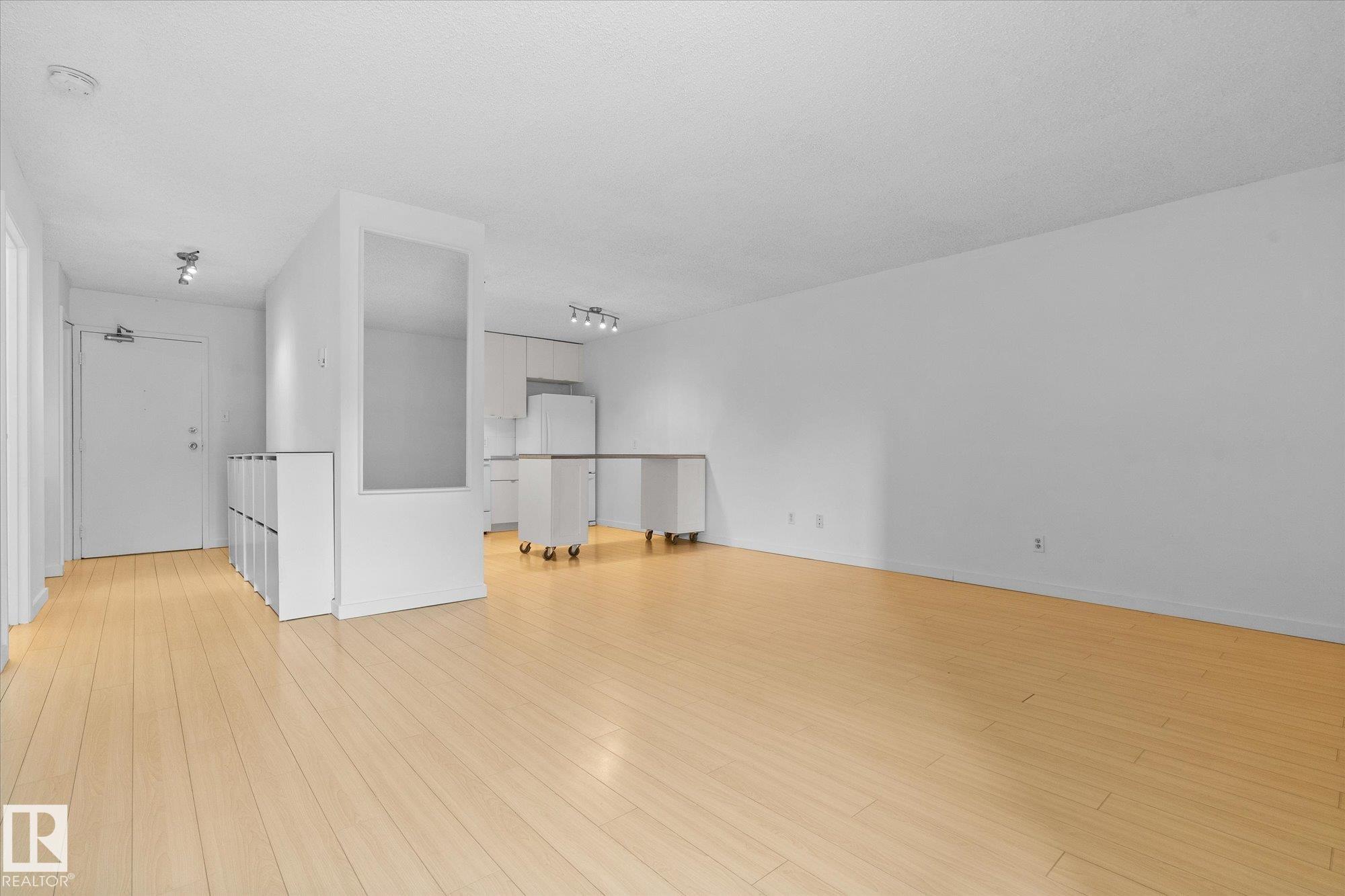 Photo 10 at 104 - 10175 114 Street NW, Wîhkwêntôwin, Edmonton