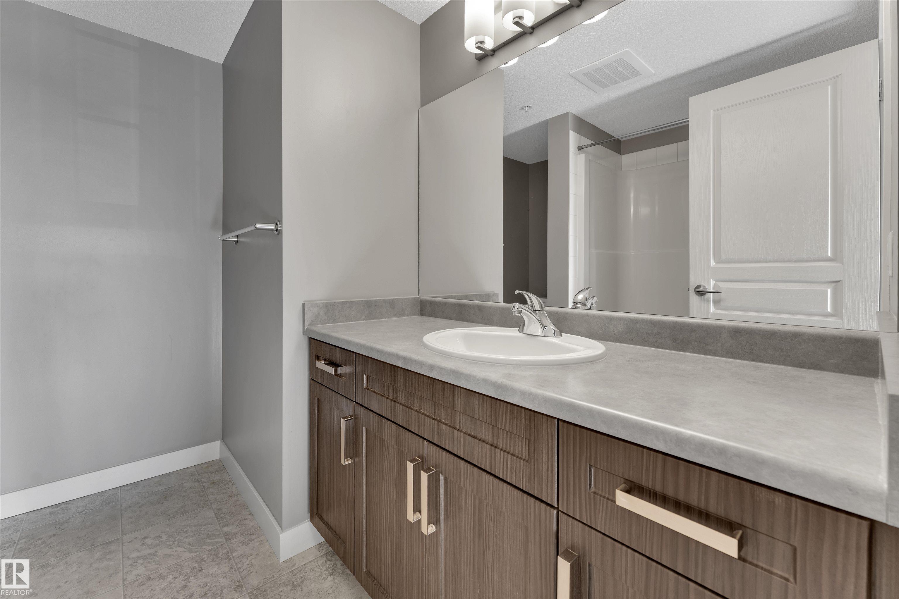 Photo 24 at 319 - 3670 139 Avenue NW, Clareview Town Centre, Edmonton