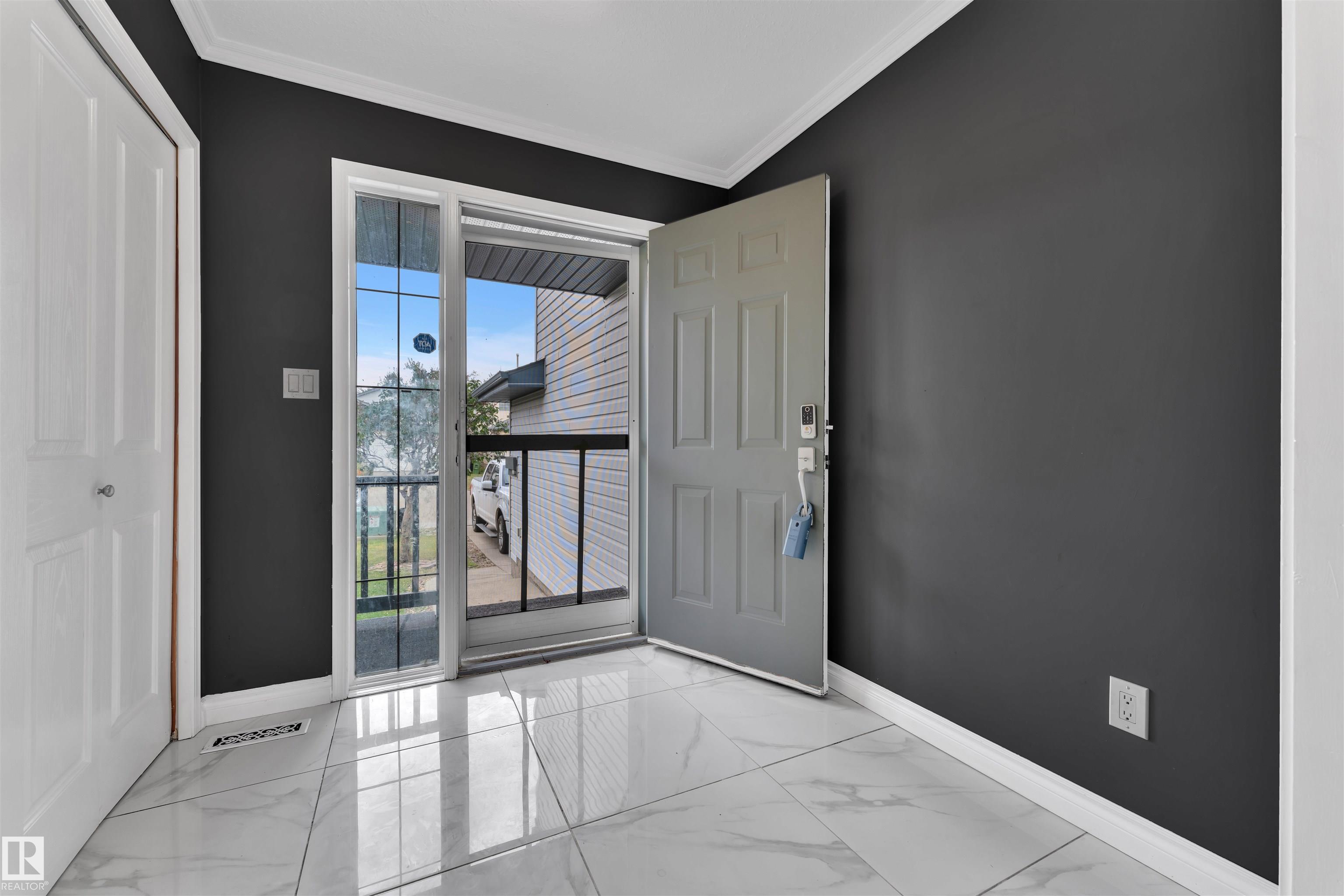 Photo 25 at 3323 26 Avenue NW, Silver Berry, Edmonton