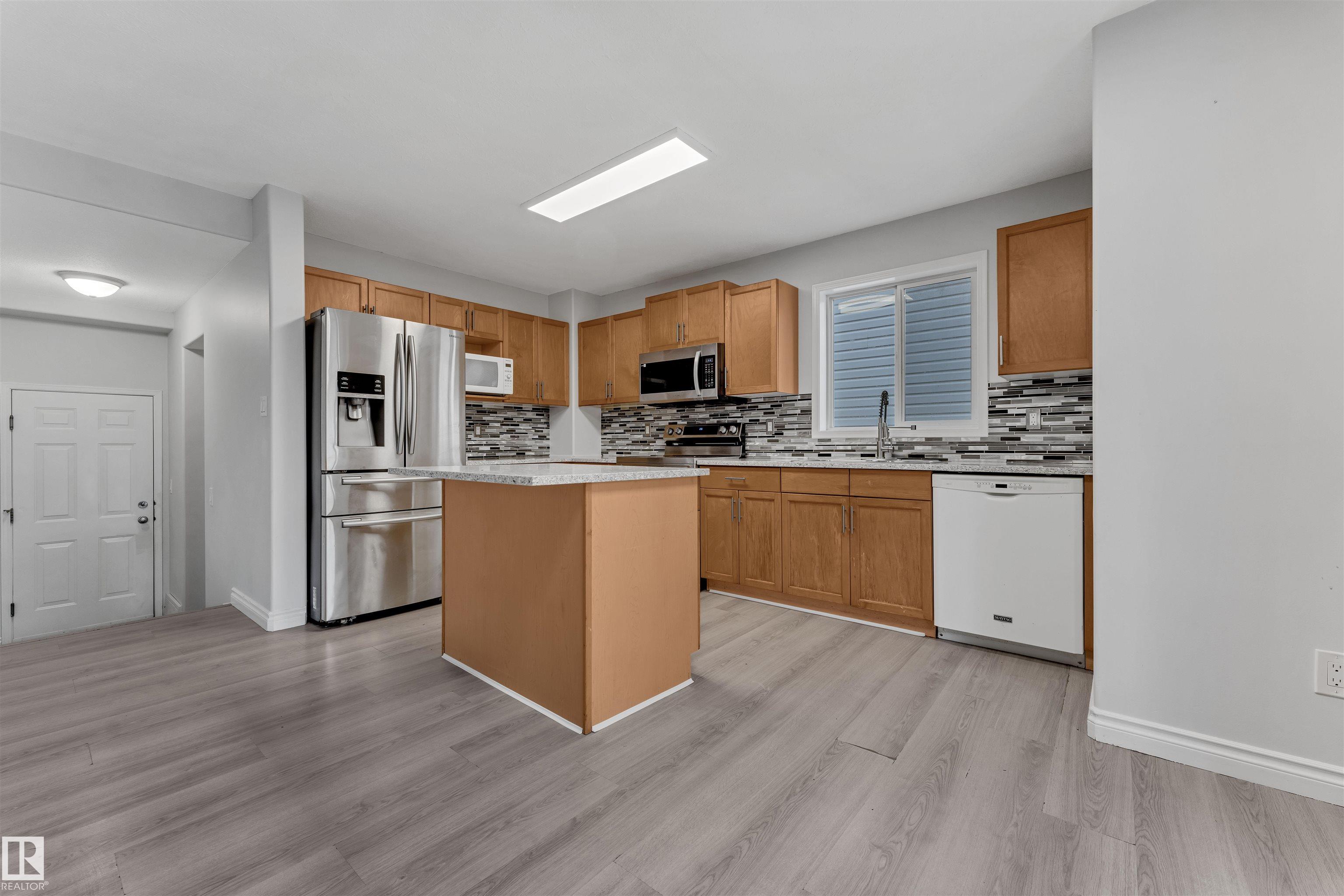 Photo 32 at 3323 26 Avenue NW, Silver Berry, Edmonton