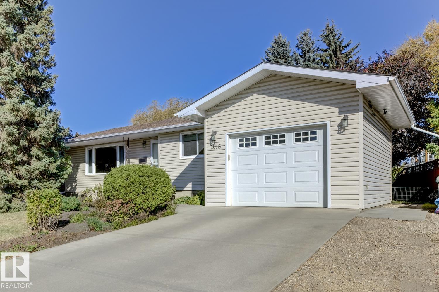 Photo 2 at 1015 Parker Drive, Westboro, Sherwood Park