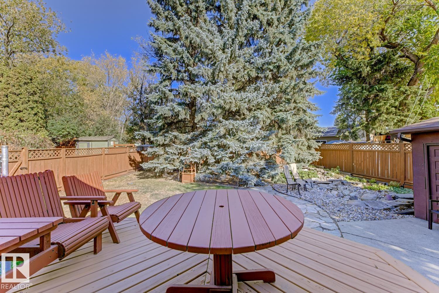 Photo 11 at 1015 Parker Drive, Westboro, Sherwood Park