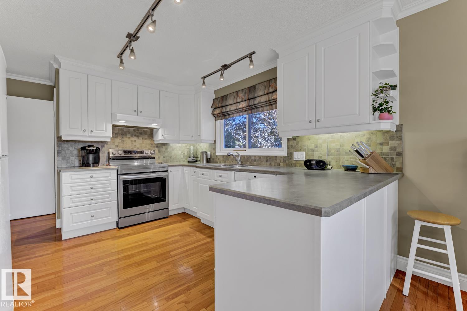 Photo 18 at 1015 Parker Drive, Westboro, Sherwood Park