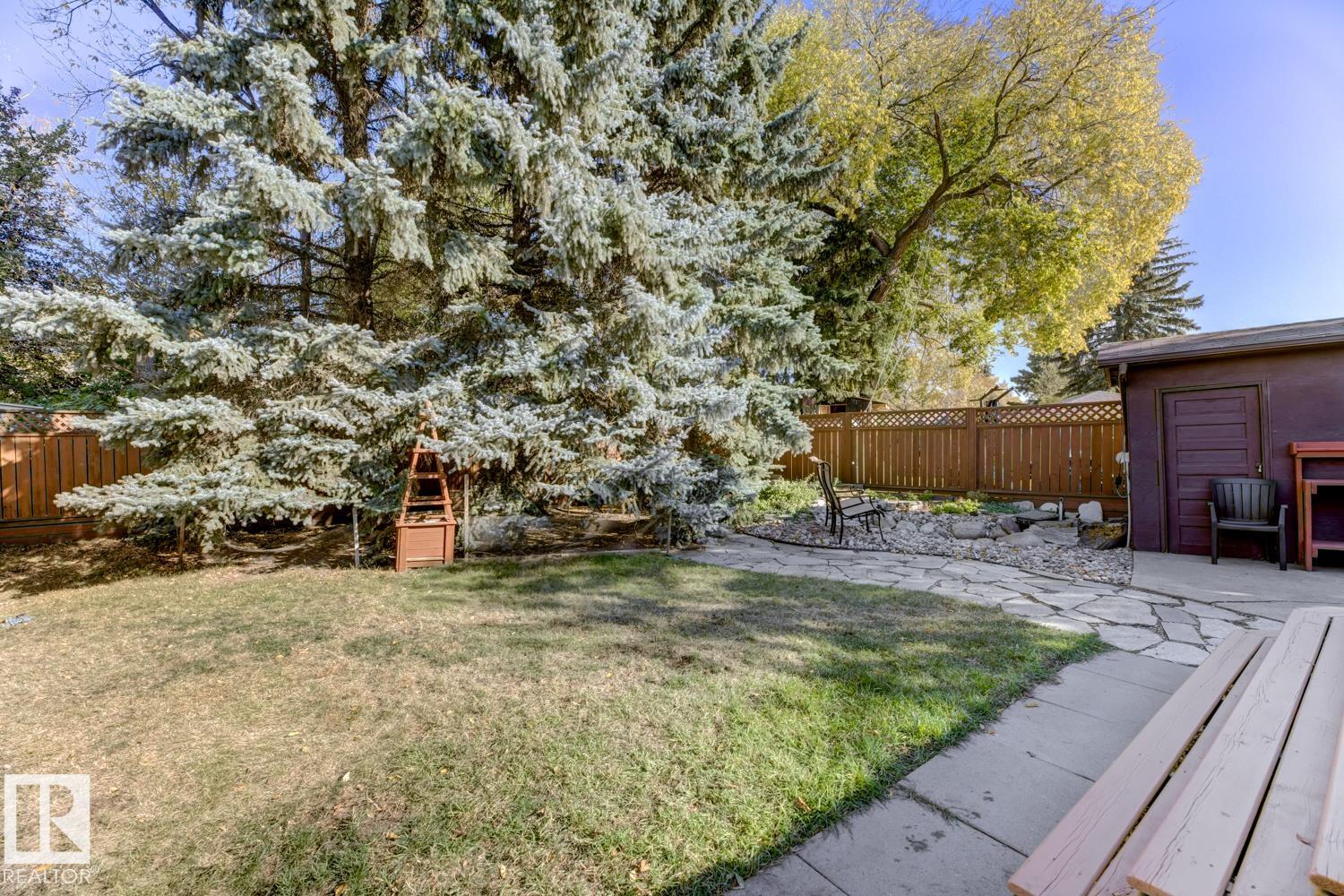 Photo 10 at 1015 Parker Drive, Westboro, Sherwood Park