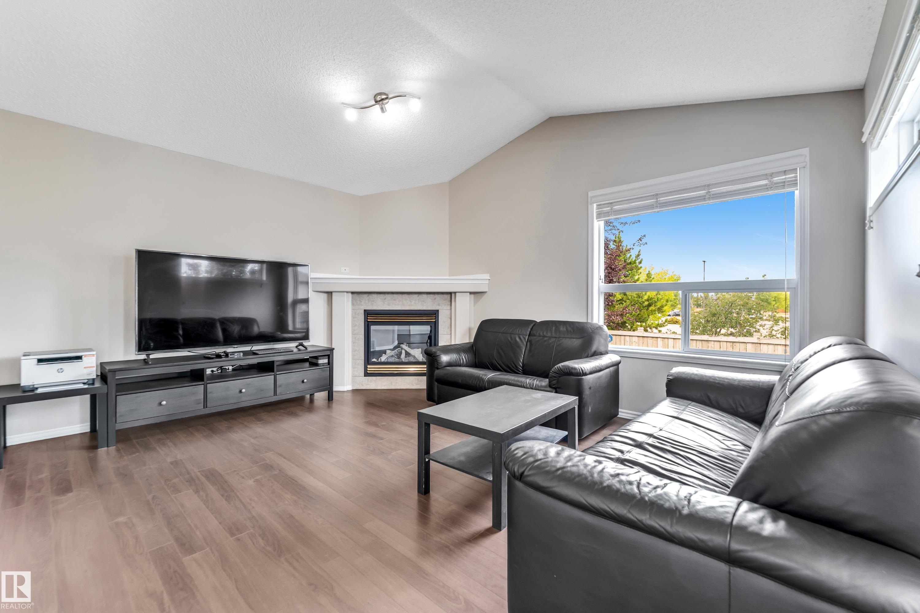 Photo 26 at 3320 27 Avenue NW, Silver Berry, Edmonton