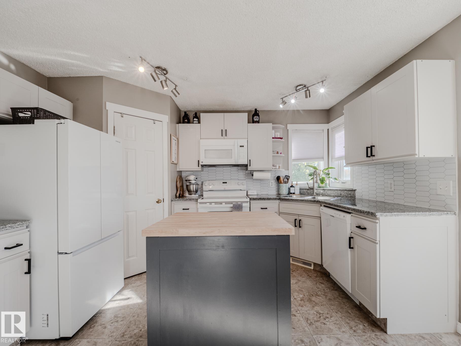 Photo 21 at 106 Heatherglen Crescent, Heatherglen, Spruce Grove