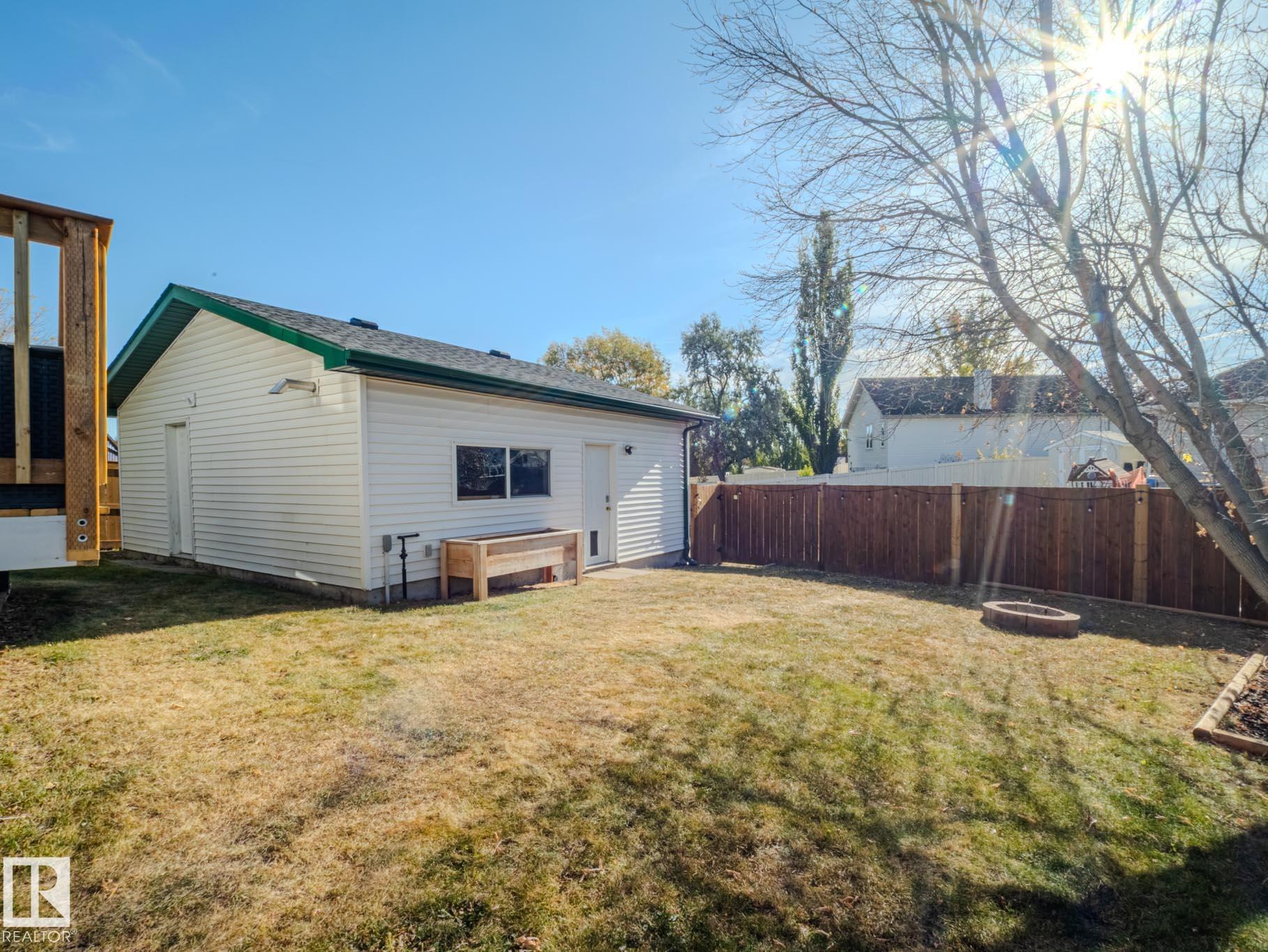 Photo 74 at 106 Heatherglen Crescent, Heatherglen, Spruce Grove