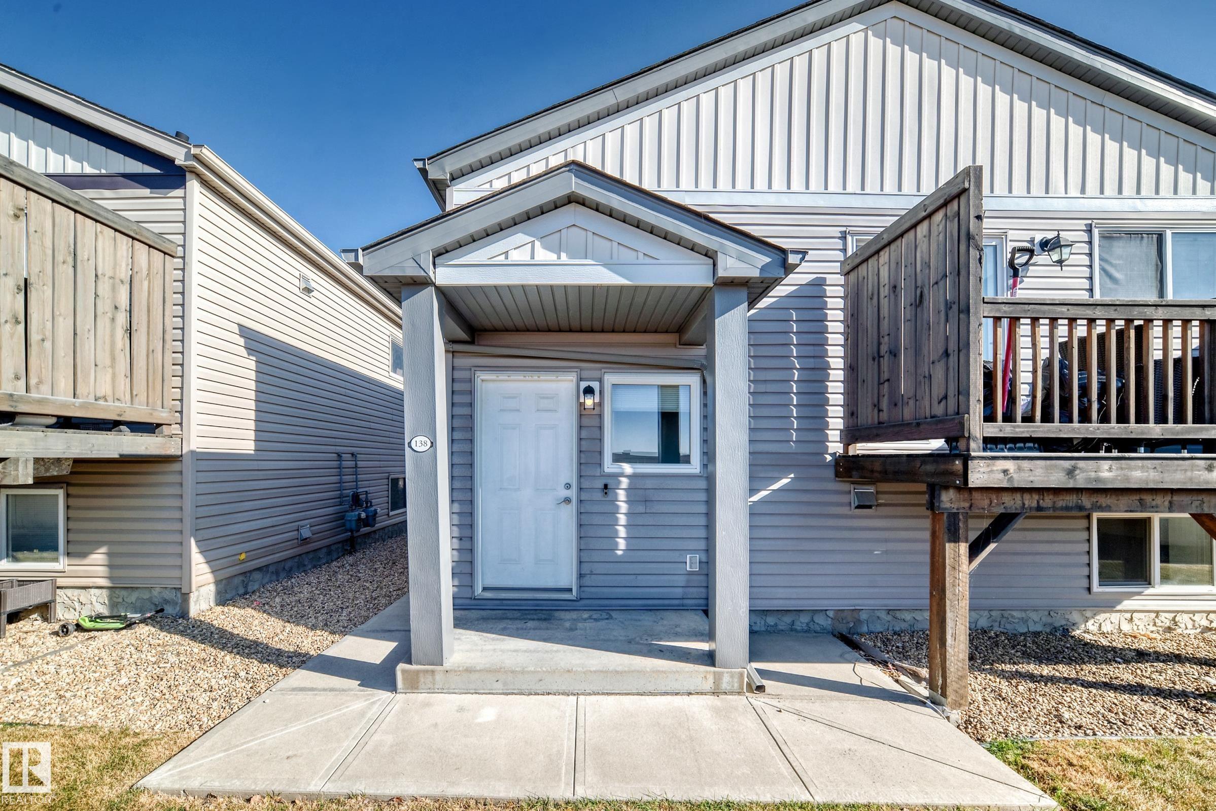 Photo 2 at 138 - 142 Selkirk Place, Suntree, Leduc