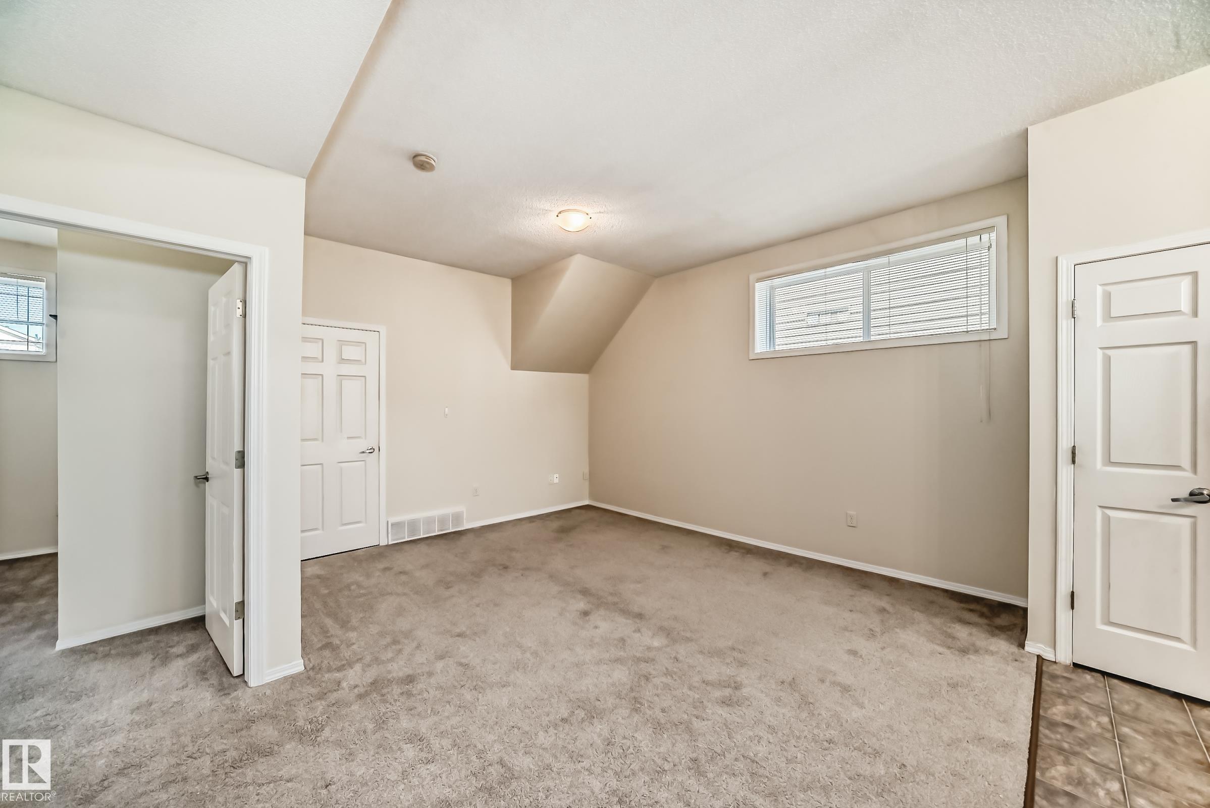 Photo 12 at 138 - 142 Selkirk Place, Suntree, Leduc
