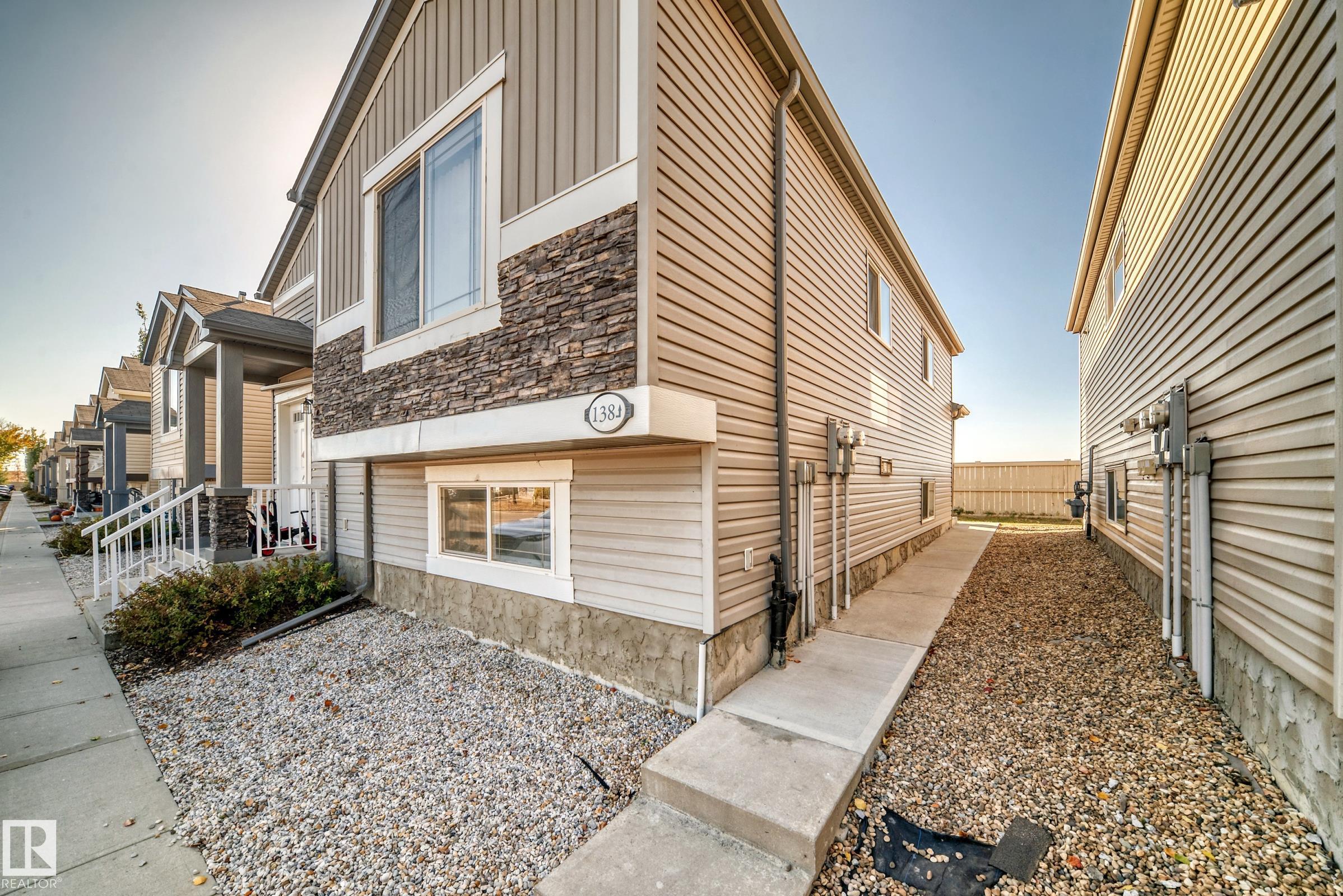 Photo 25 at 138 - 142 Selkirk Place, Suntree, Leduc