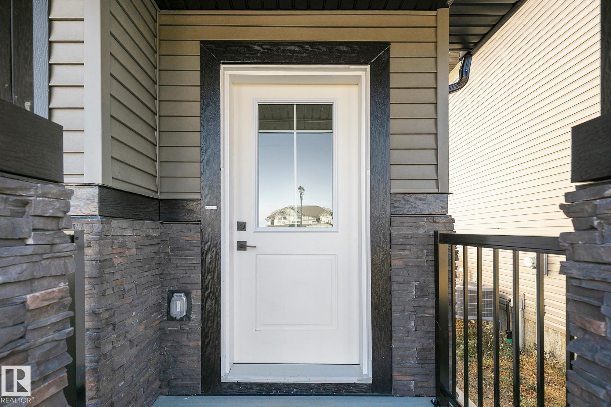 Photo 2 at 10617 99 Street, Morinville