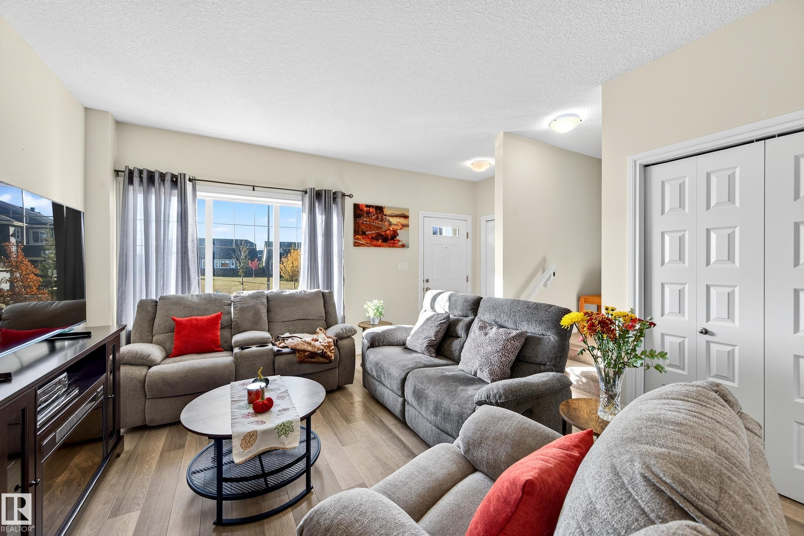 Photo 9 at 3606 48 Avenue, Forest Heights, Beaumont
