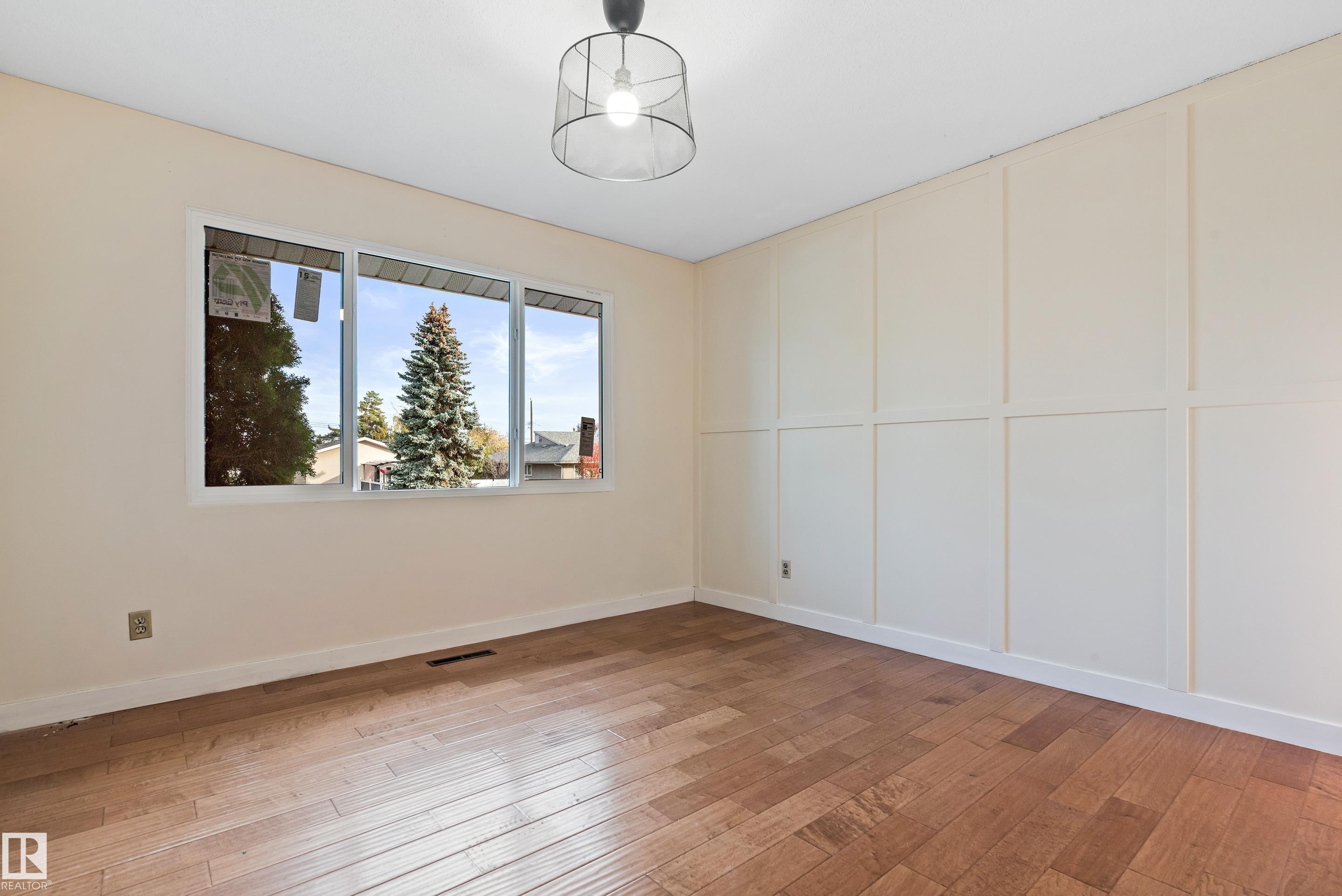 Photo 24 at 7203 93 Avenue NW, Ottewell, Edmonton