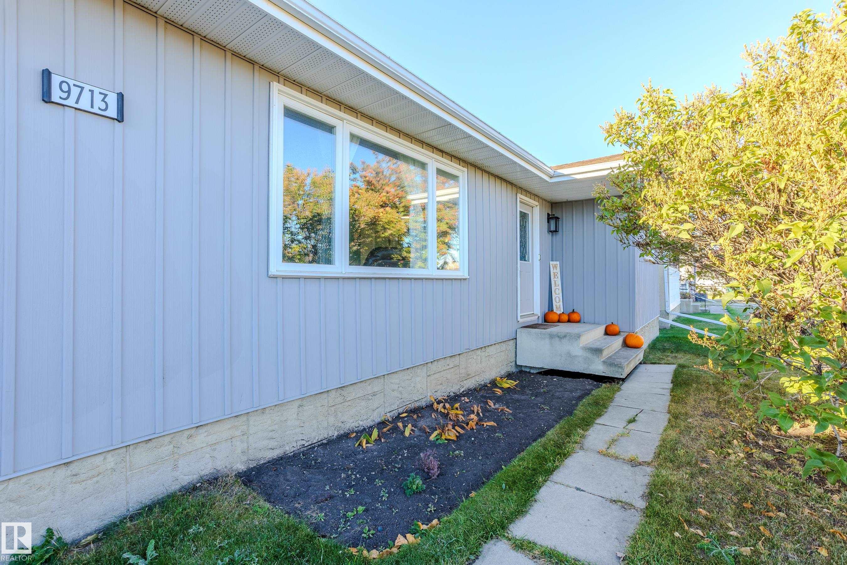 Photo 2 at 9713 100 Avenue, Morinville