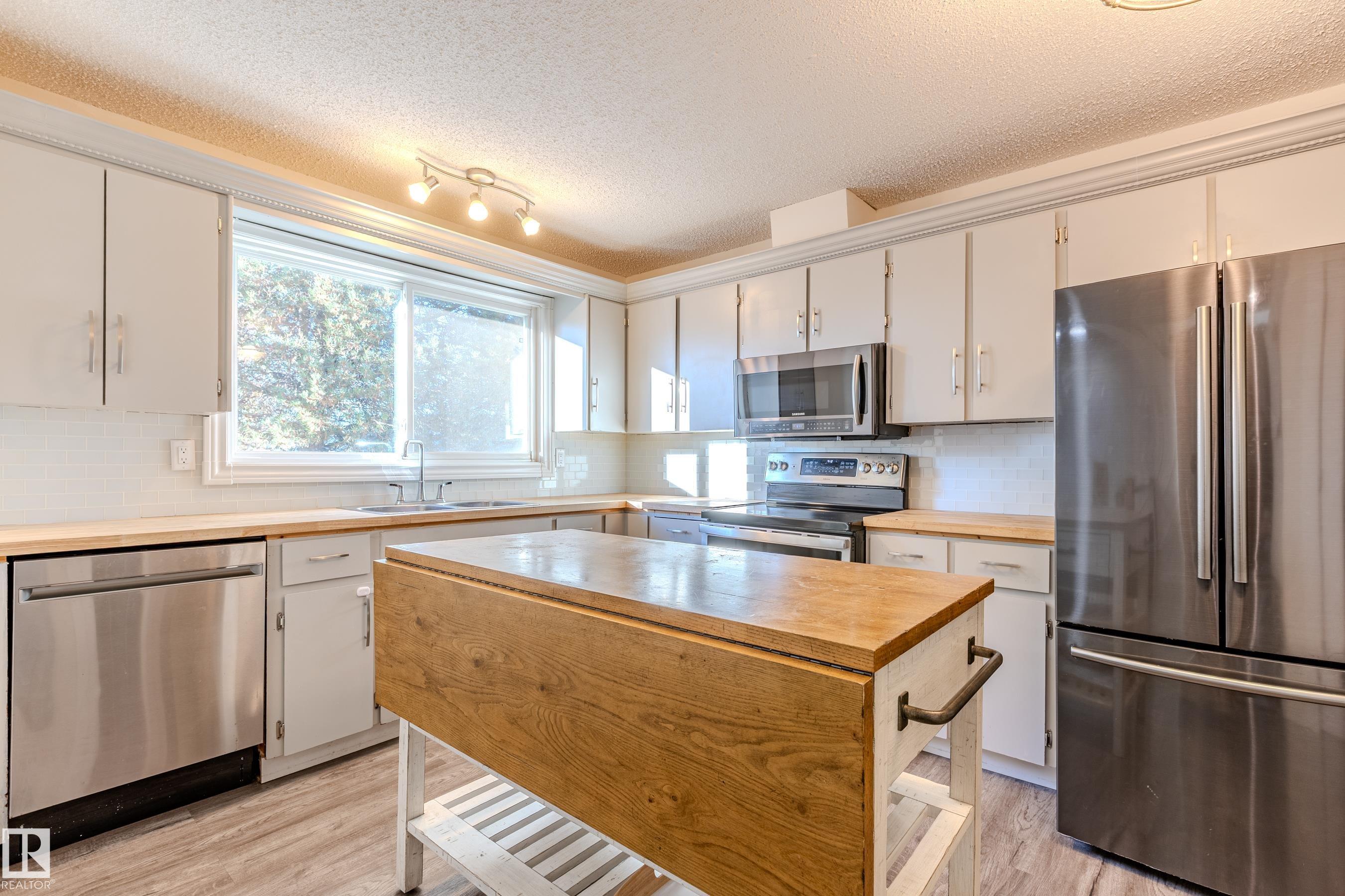 Photo 14 at 9713 100 Avenue, Morinville