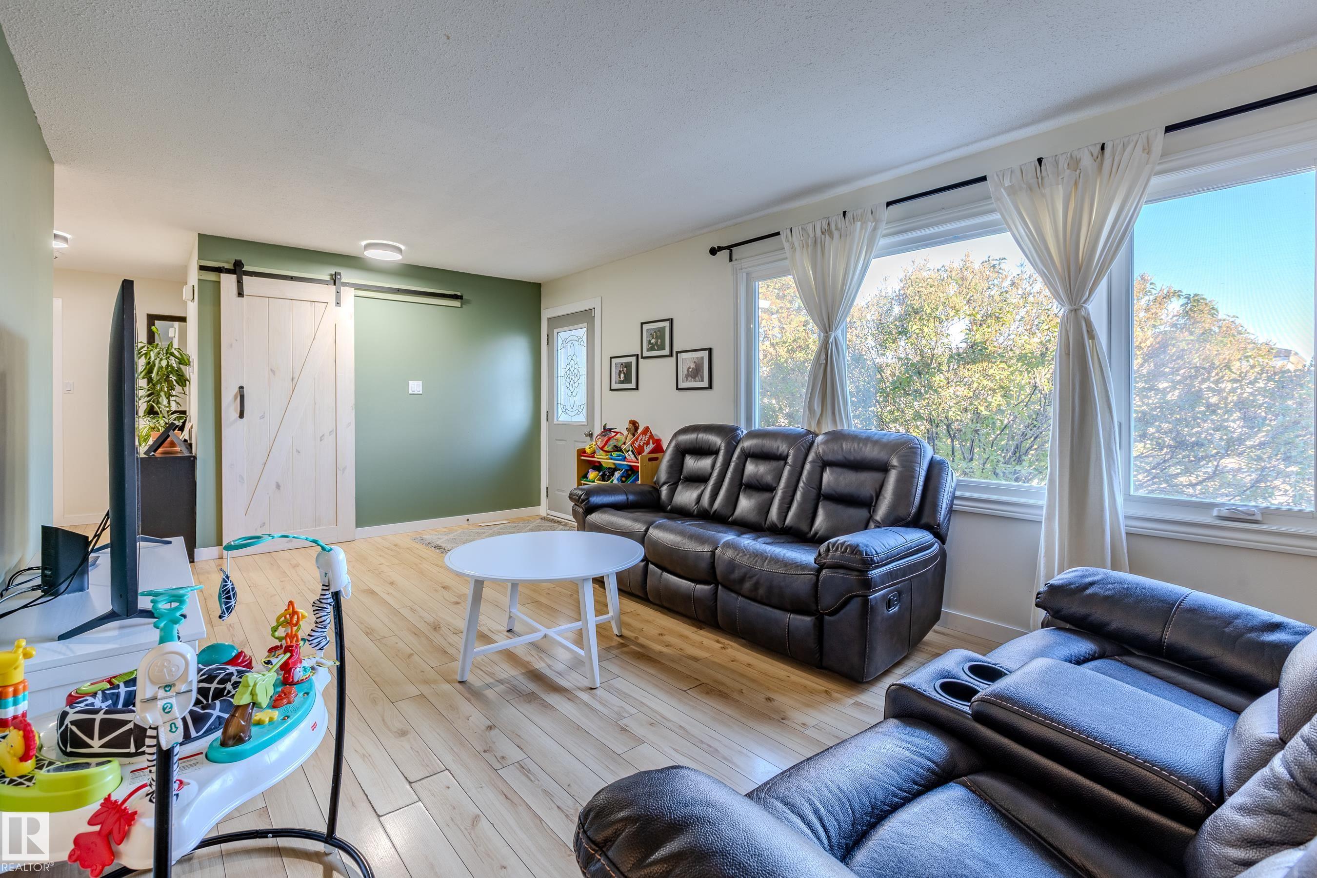 Photo 5 at 9713 100 Avenue, Morinville