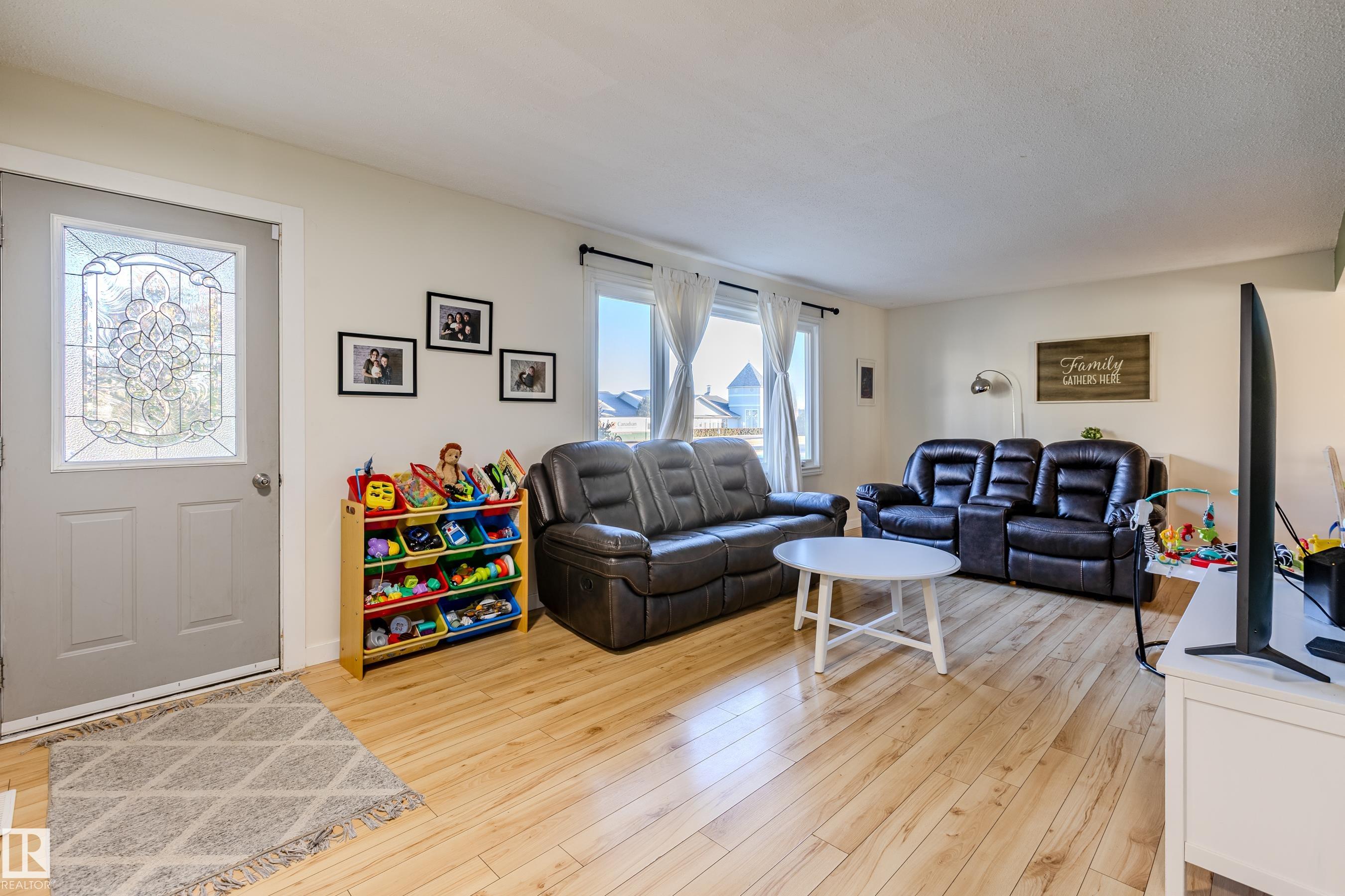 Photo 6 at 9713 100 Avenue, Morinville