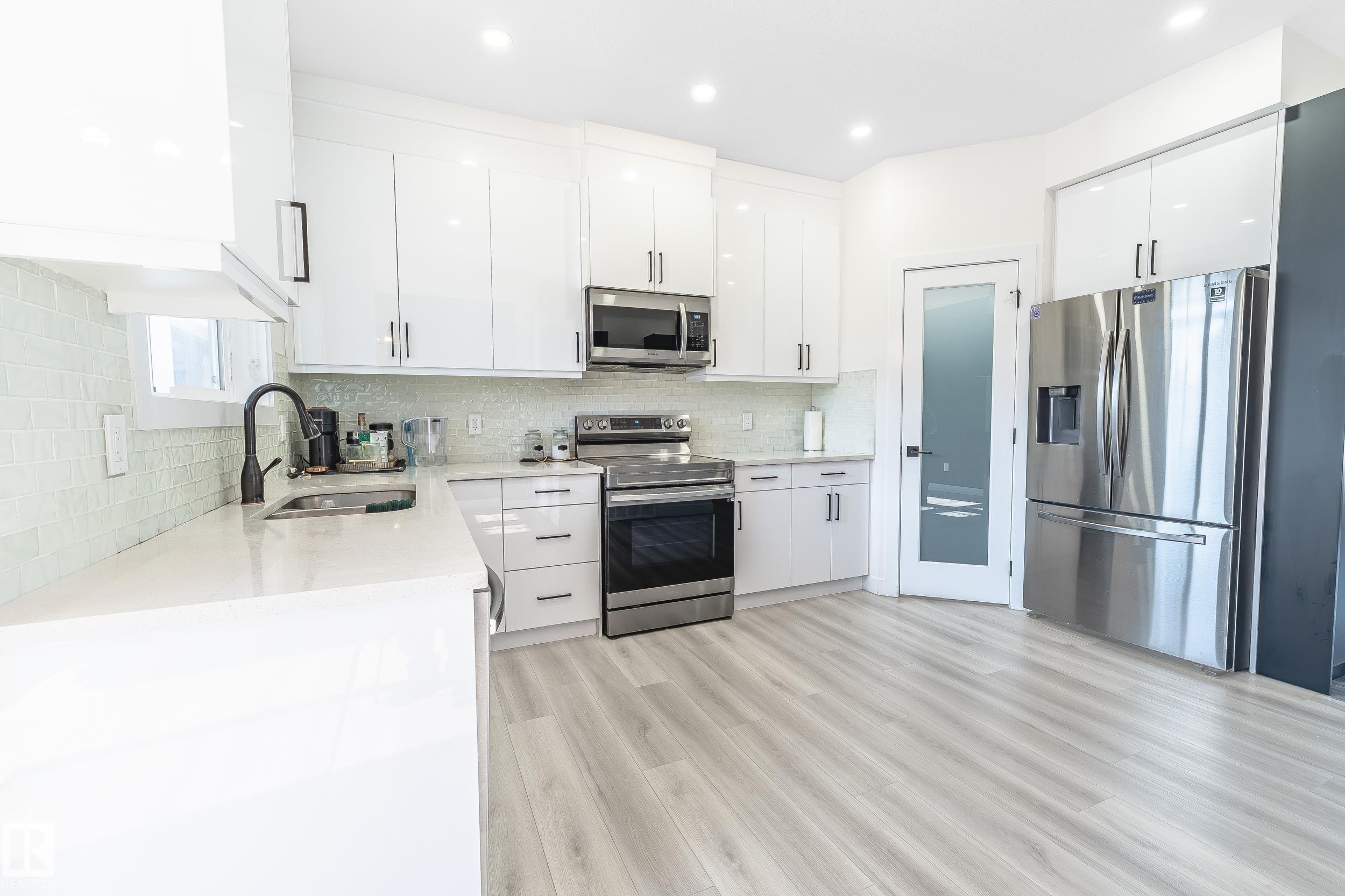 Photo 14 at 19 - 1703 16 Avenue NW, Laurel, Edmonton