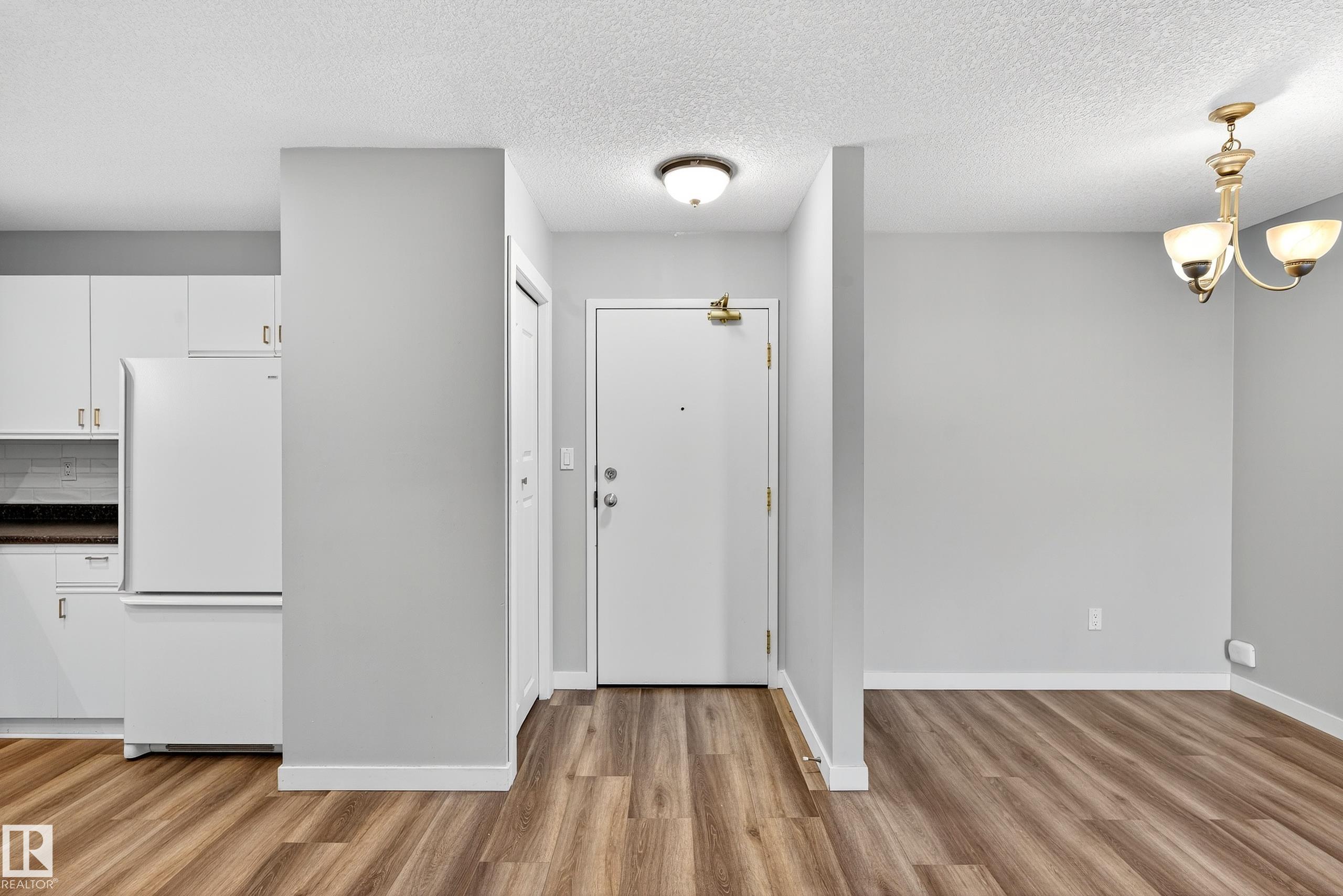 Photo 5 at 309 - 9138 83 Avenue NW, Bonnie Doon, Edmonton