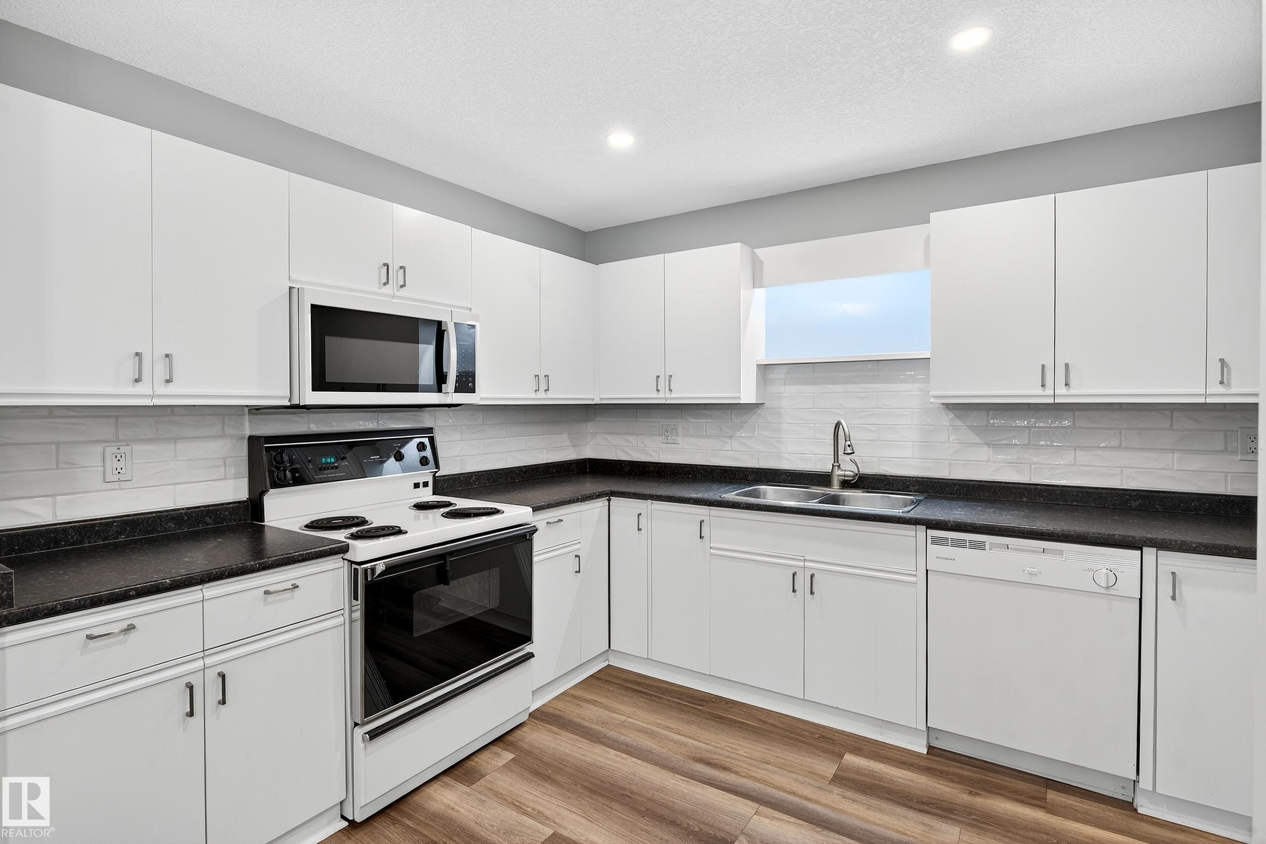 Photo 10 at 309 - 9138 83 Avenue NW, Bonnie Doon, Edmonton