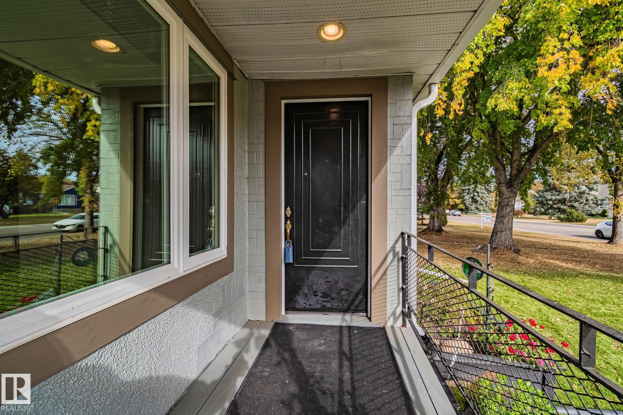 Photo 2 at 10950 117 Street NW, Queen Mary Park, Edmonton