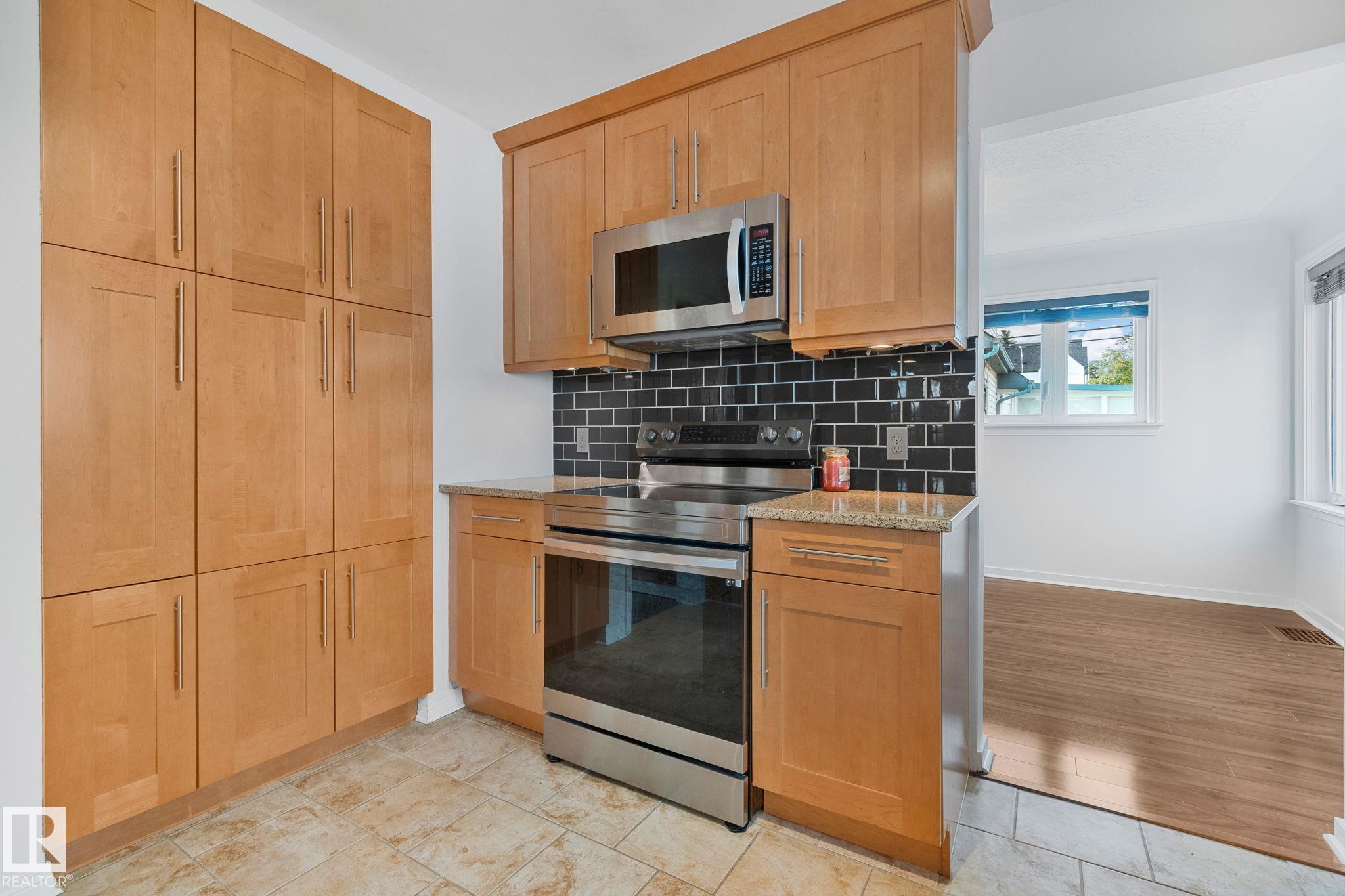 Photo 13 at 10950 117 Street NW, Queen Mary Park, Edmonton