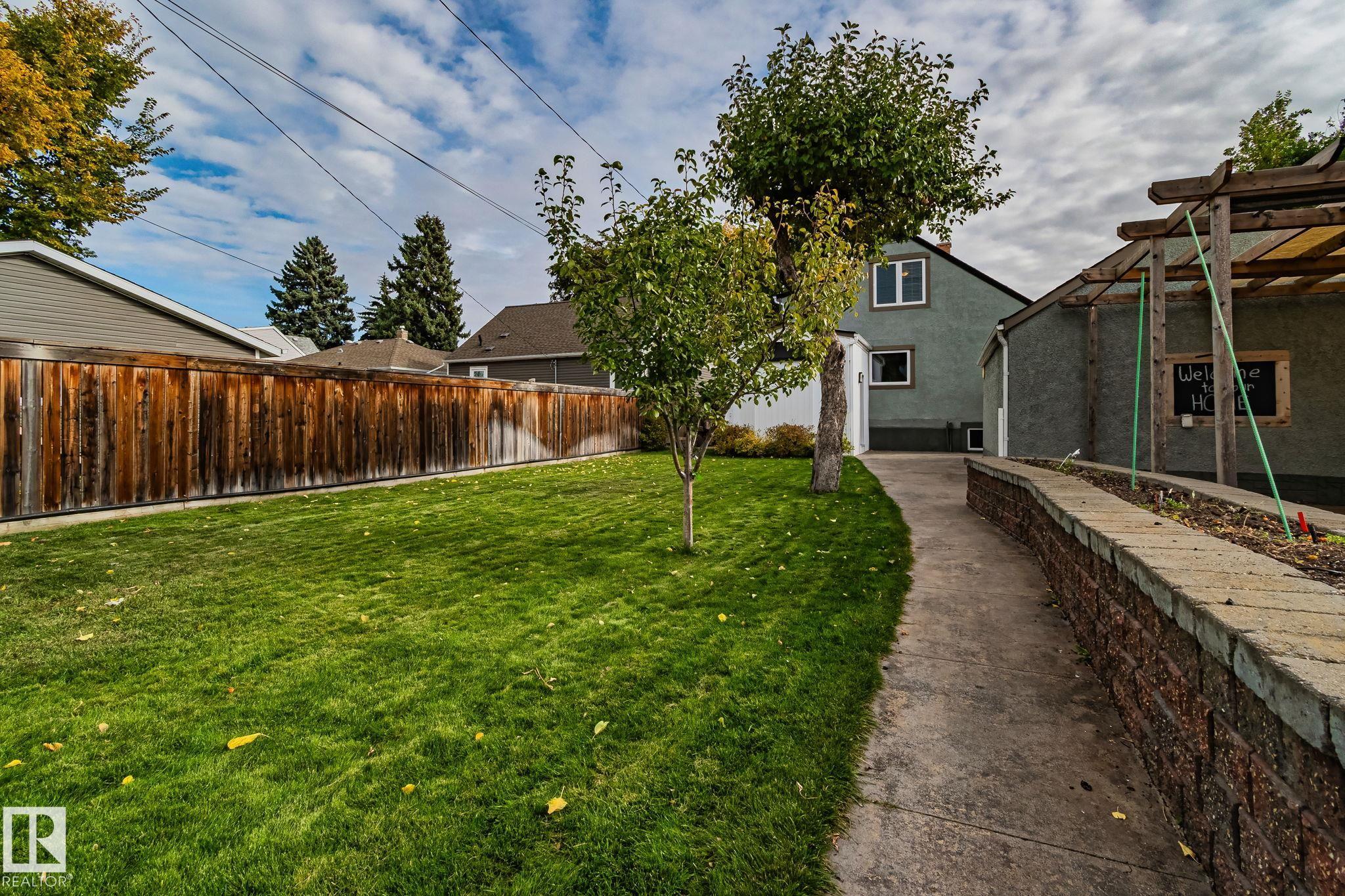 Photo 51 at 10950 117 Street NW, Queen Mary Park, Edmonton