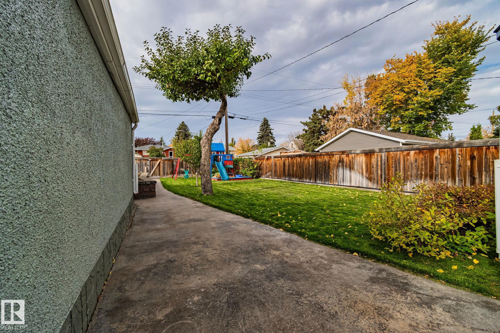 Photo 57 at 10950 117 Street NW, Queen Mary Park, Edmonton