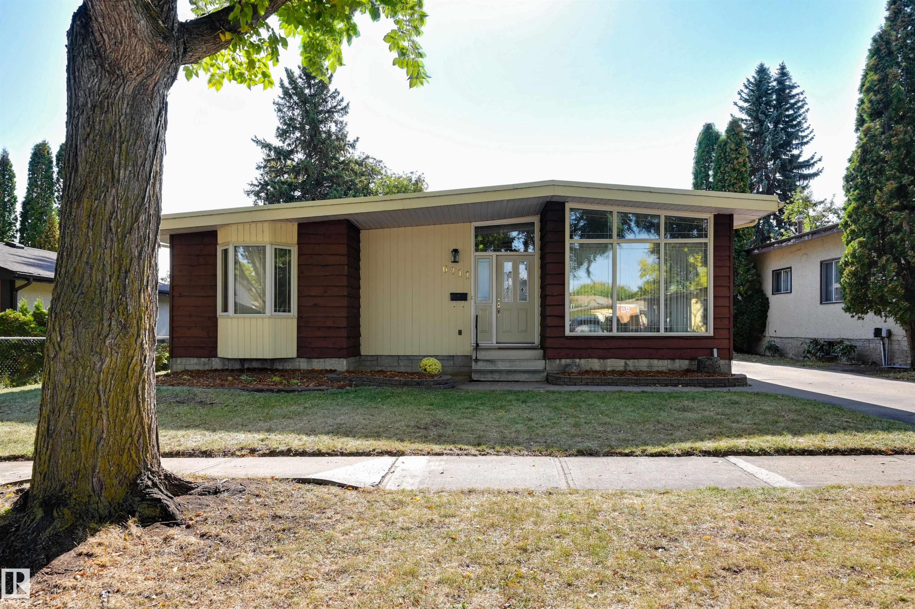 Photo 2 at 6211 148 Avenue NW, Mcleod, Edmonton