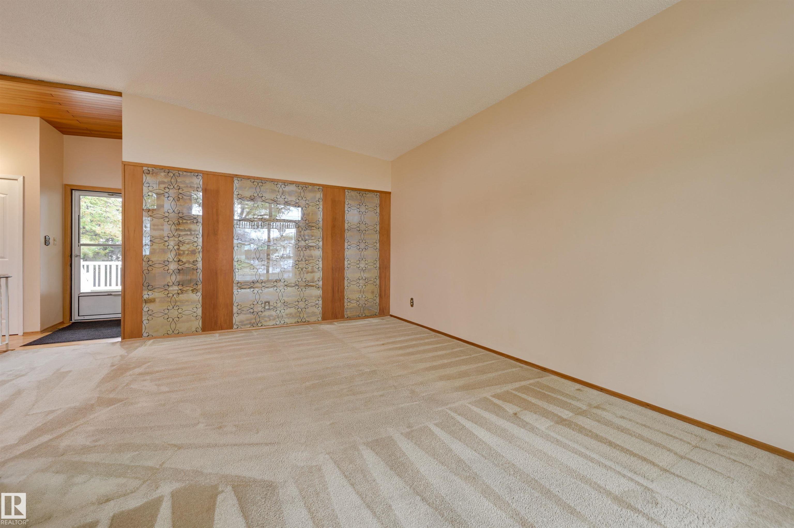 Photo 12 at 6211 148 Avenue NW, Mcleod, Edmonton