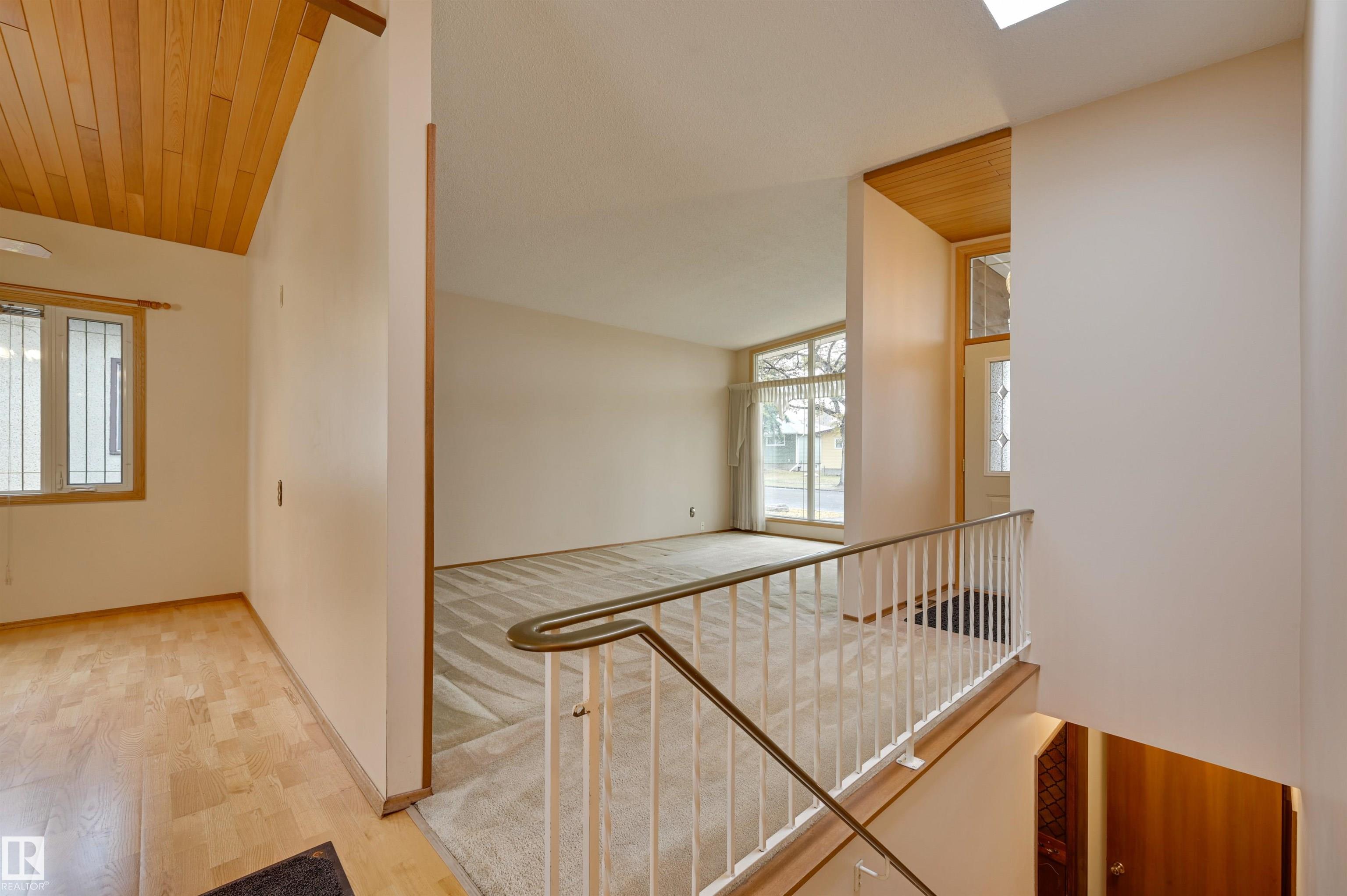 Photo 13 at 6211 148 Avenue NW, Mcleod, Edmonton