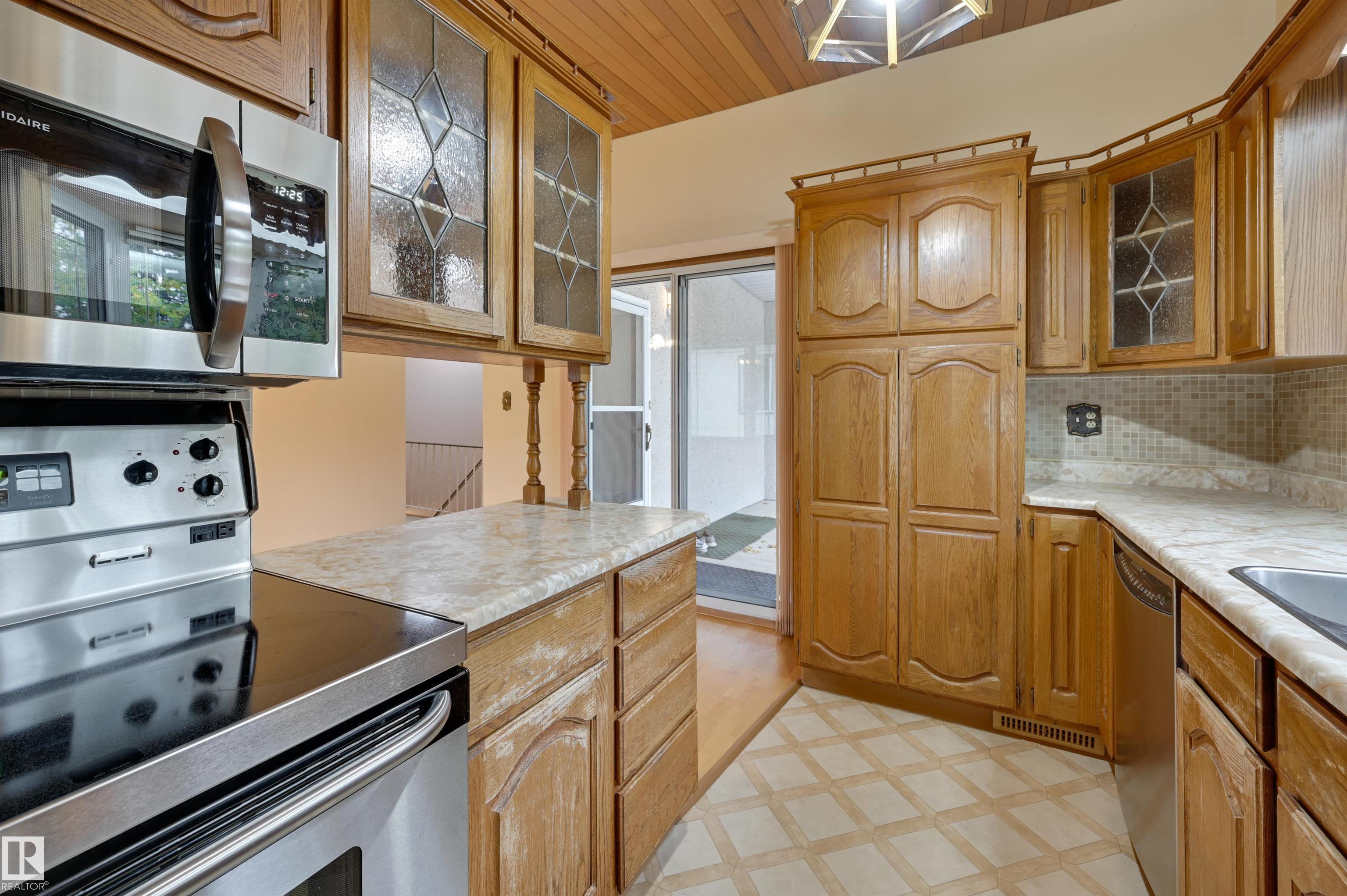 Photo 16 at 6211 148 Avenue NW, Mcleod, Edmonton
