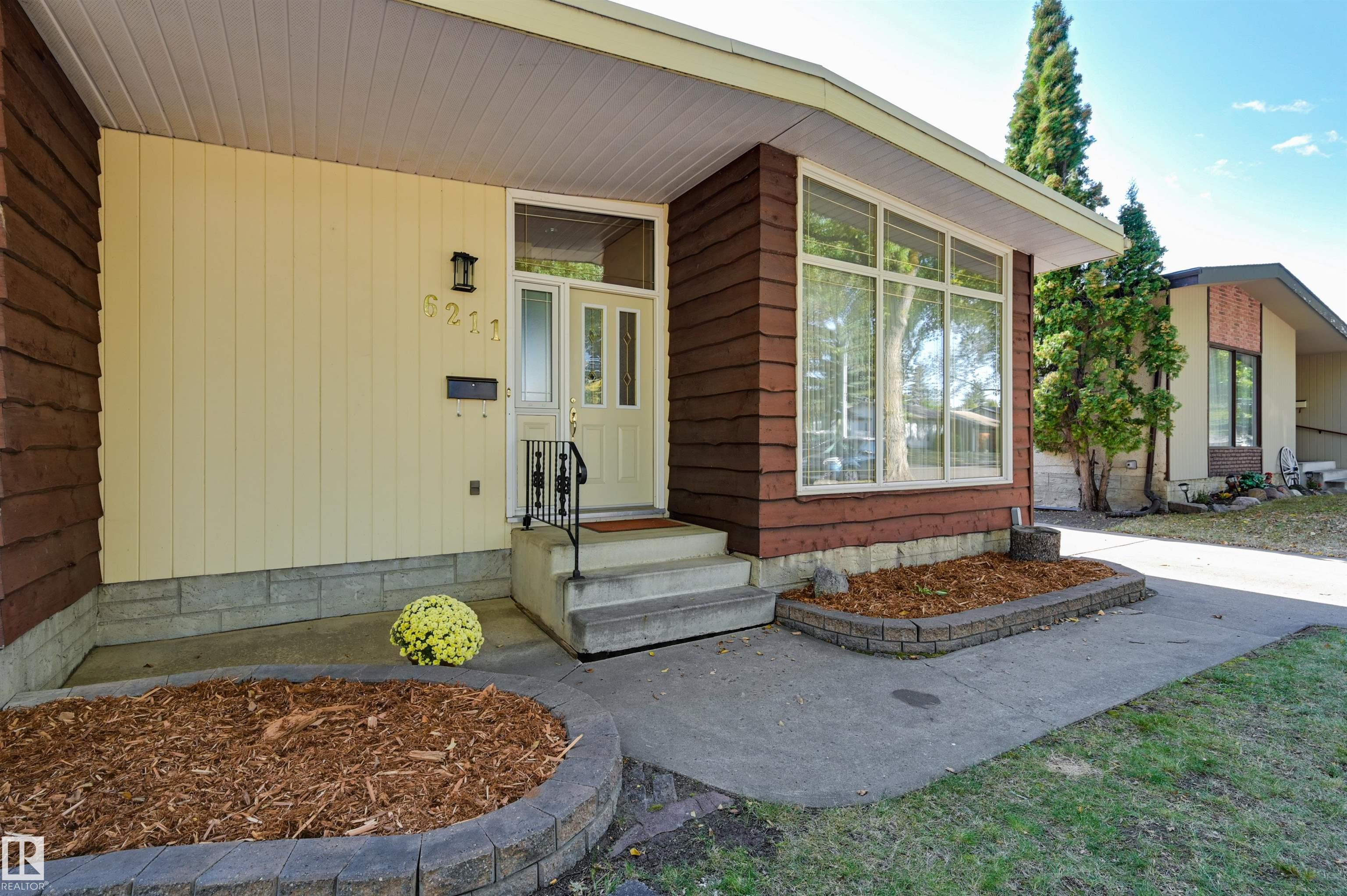 Photo 4 at 6211 148 Avenue NW, Mcleod, Edmonton