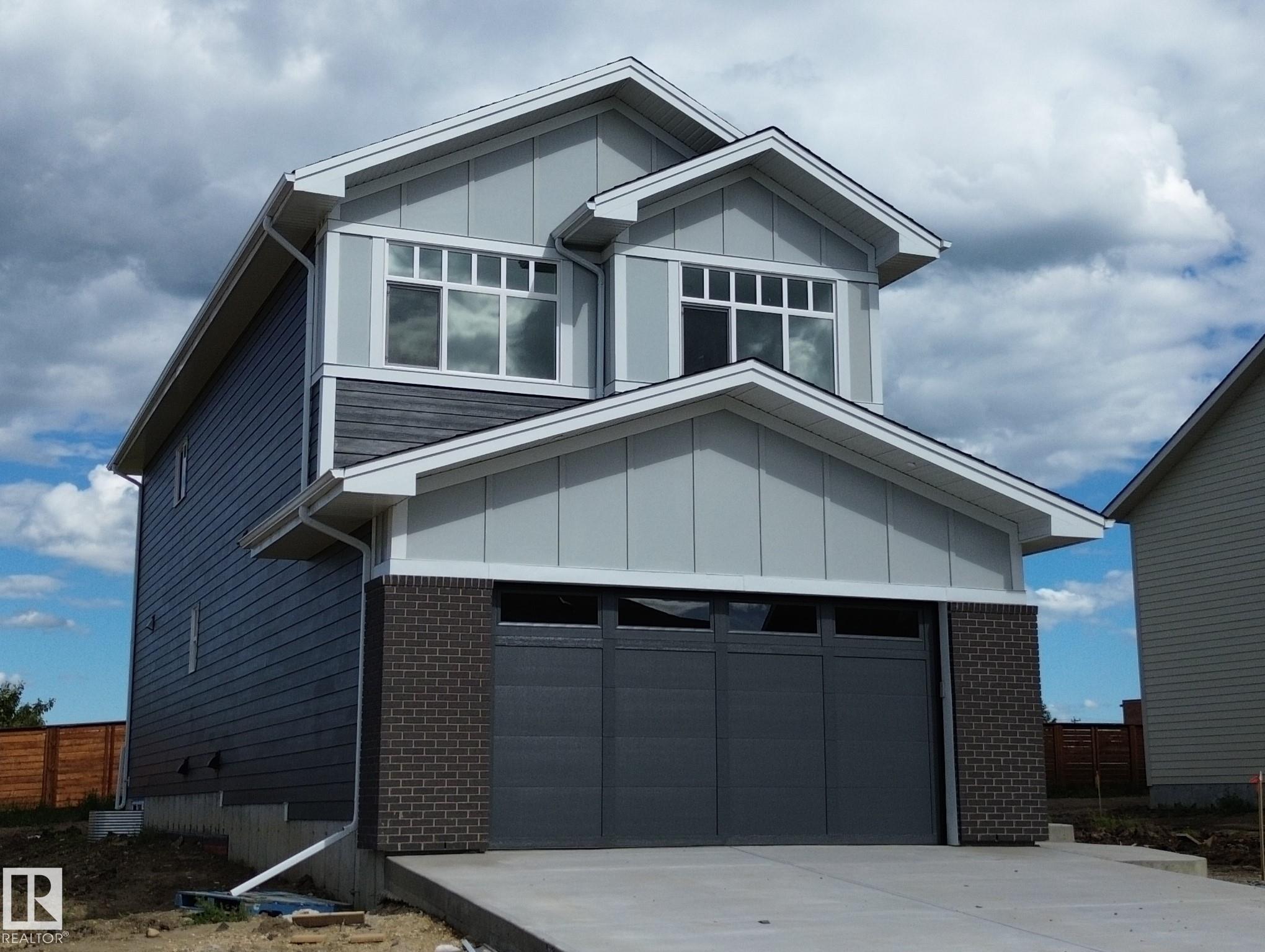 Photo 2 at 17 Birkshire Crescent, Hillshire, Sherwood Park