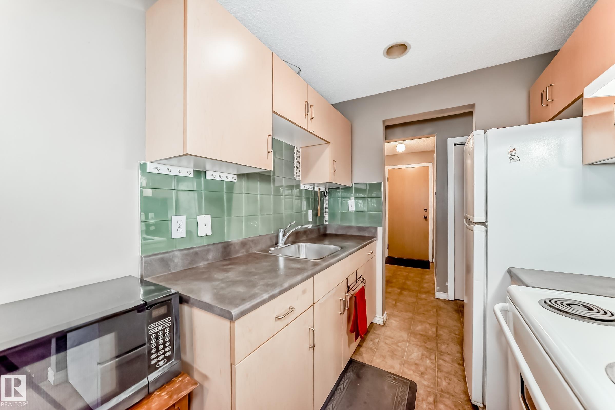 Photo 2 at 305 - 12710 127 Street NW, Athlone, Edmonton