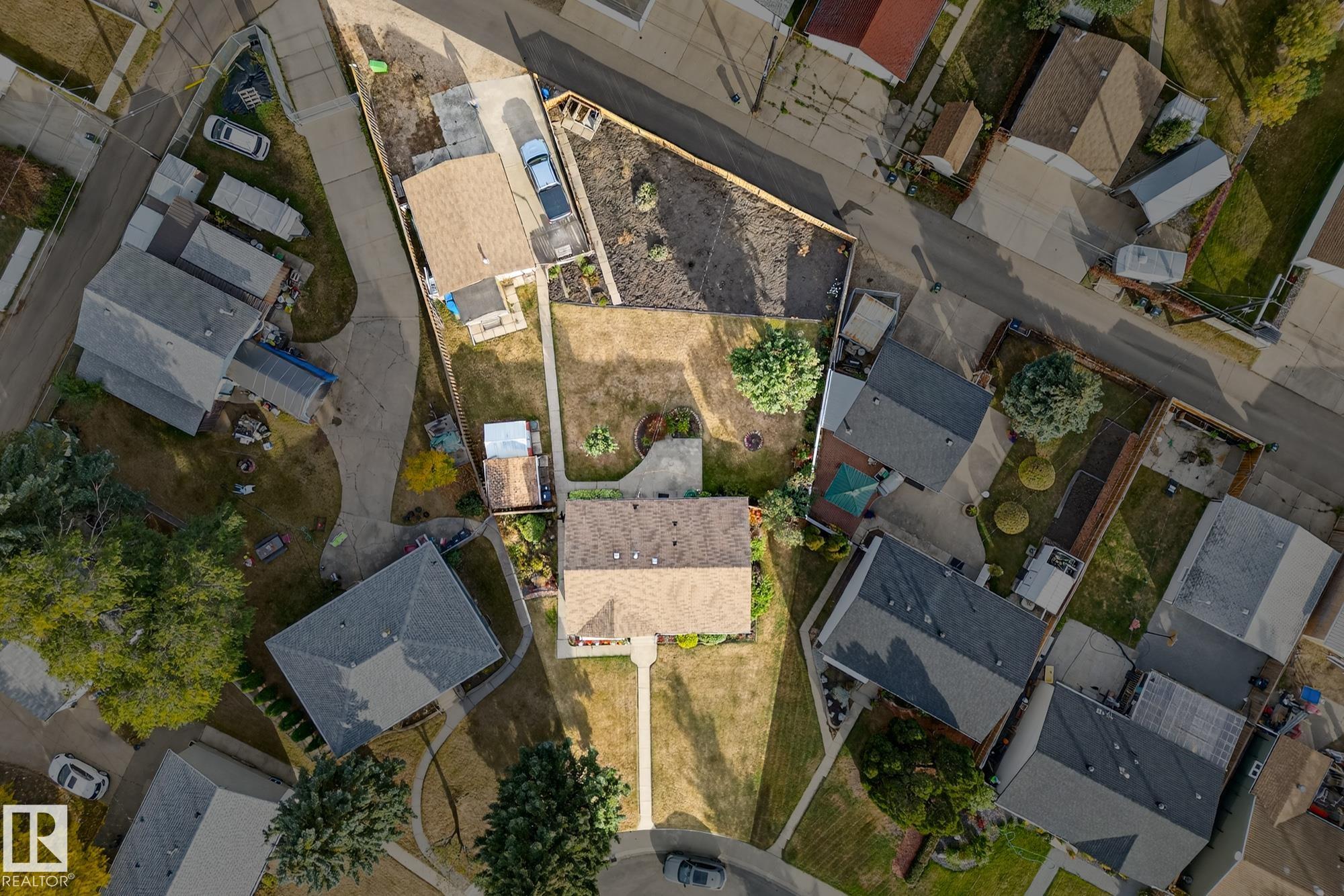12236 136 Avenue NW, Kensington, Edmonton 