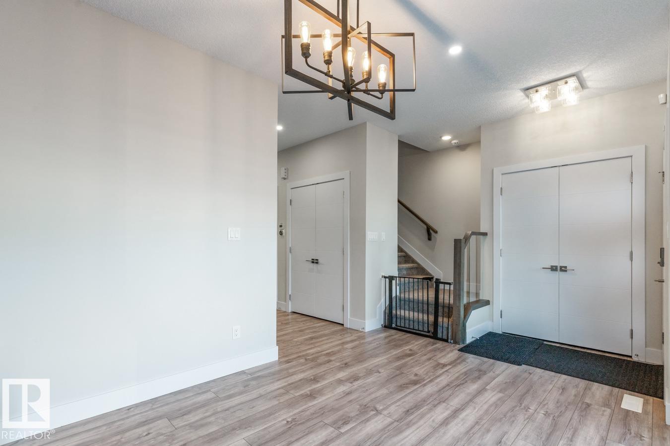 Photo 3 at 633 Meadowview Drive, South Fort, Fort Saskatchewan