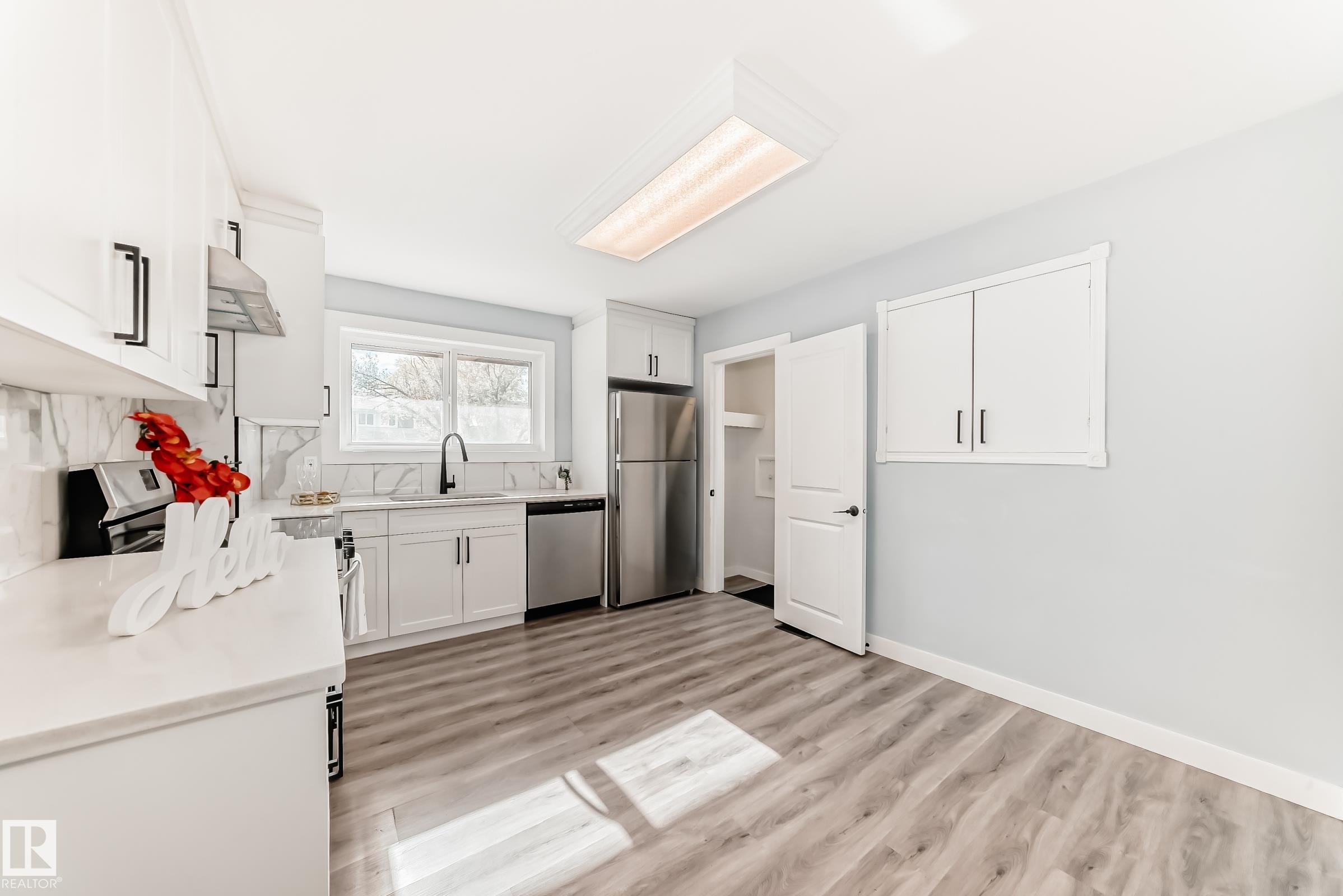 Photo 14 at 7104 129 Avenue NW, Balwin, Edmonton