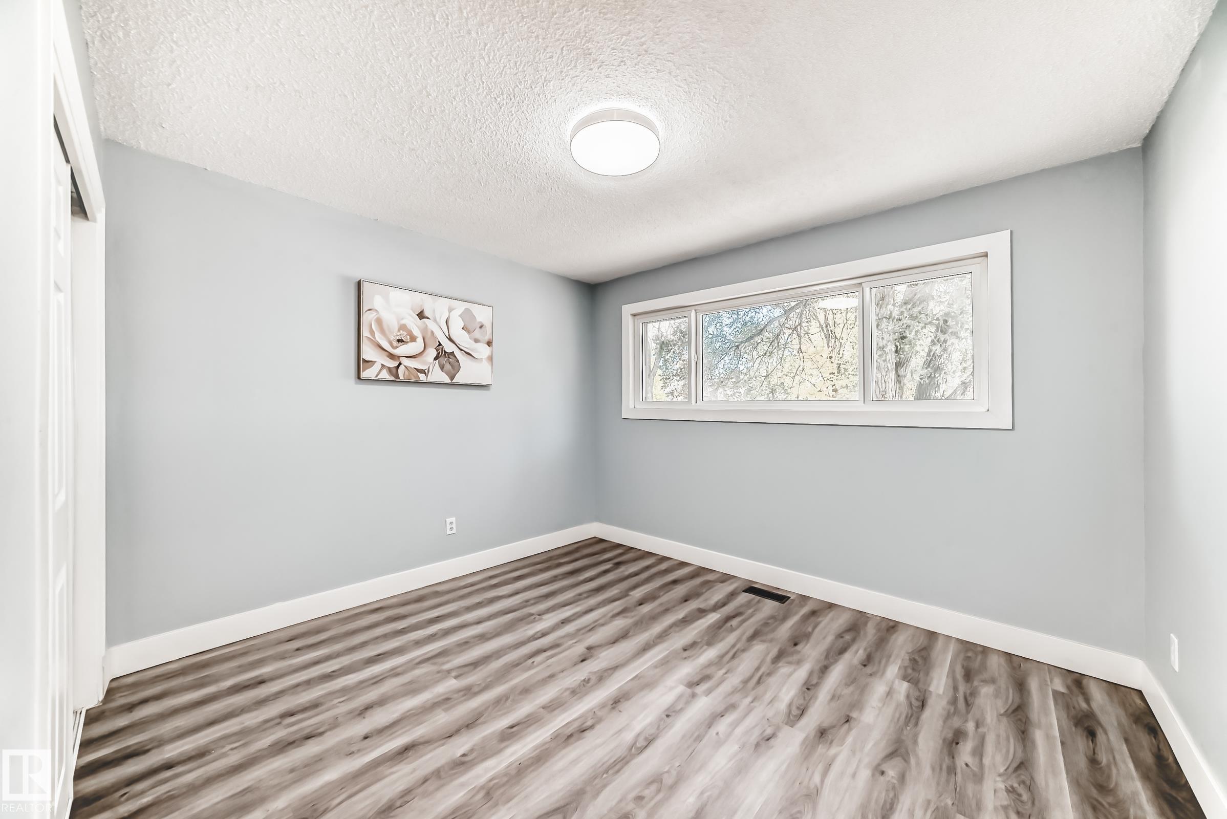 Photo 16 at 7104 129 Avenue NW, Balwin, Edmonton
