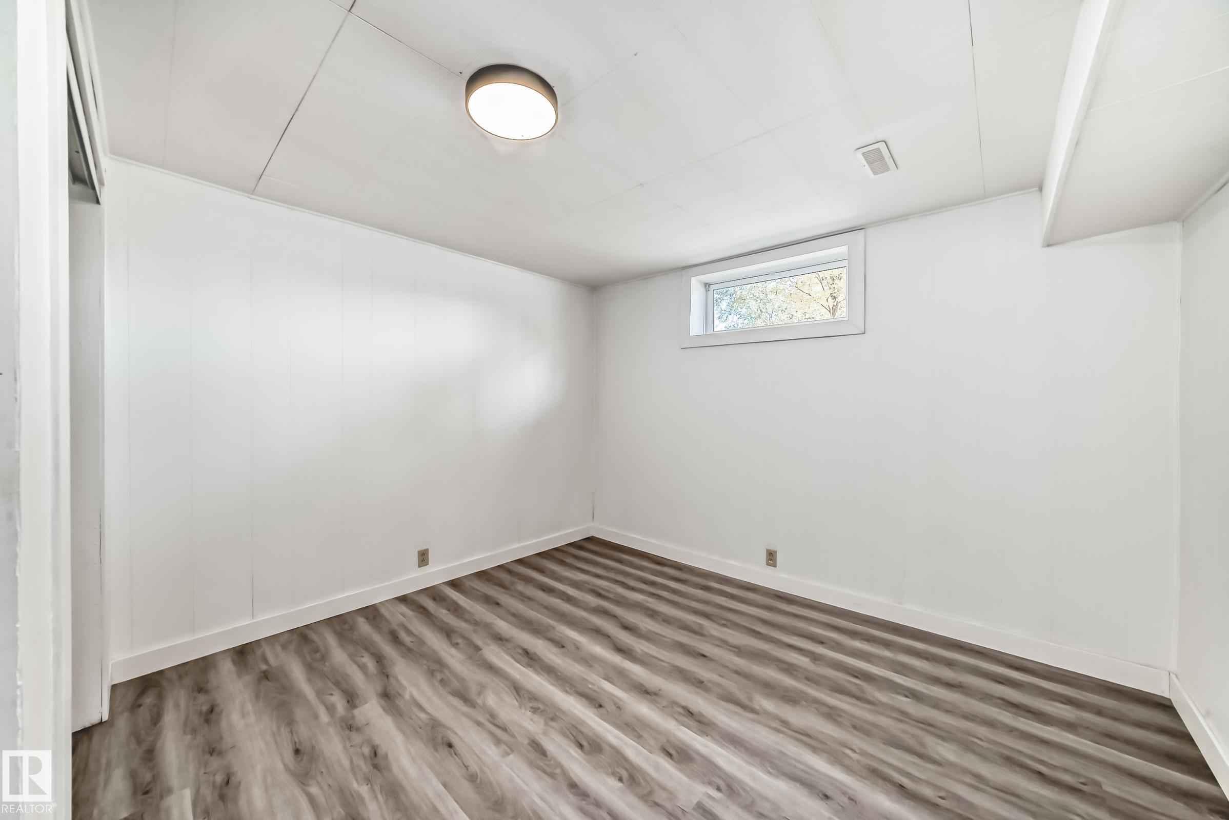 Photo 34 at 7104 129 Avenue NW, Balwin, Edmonton