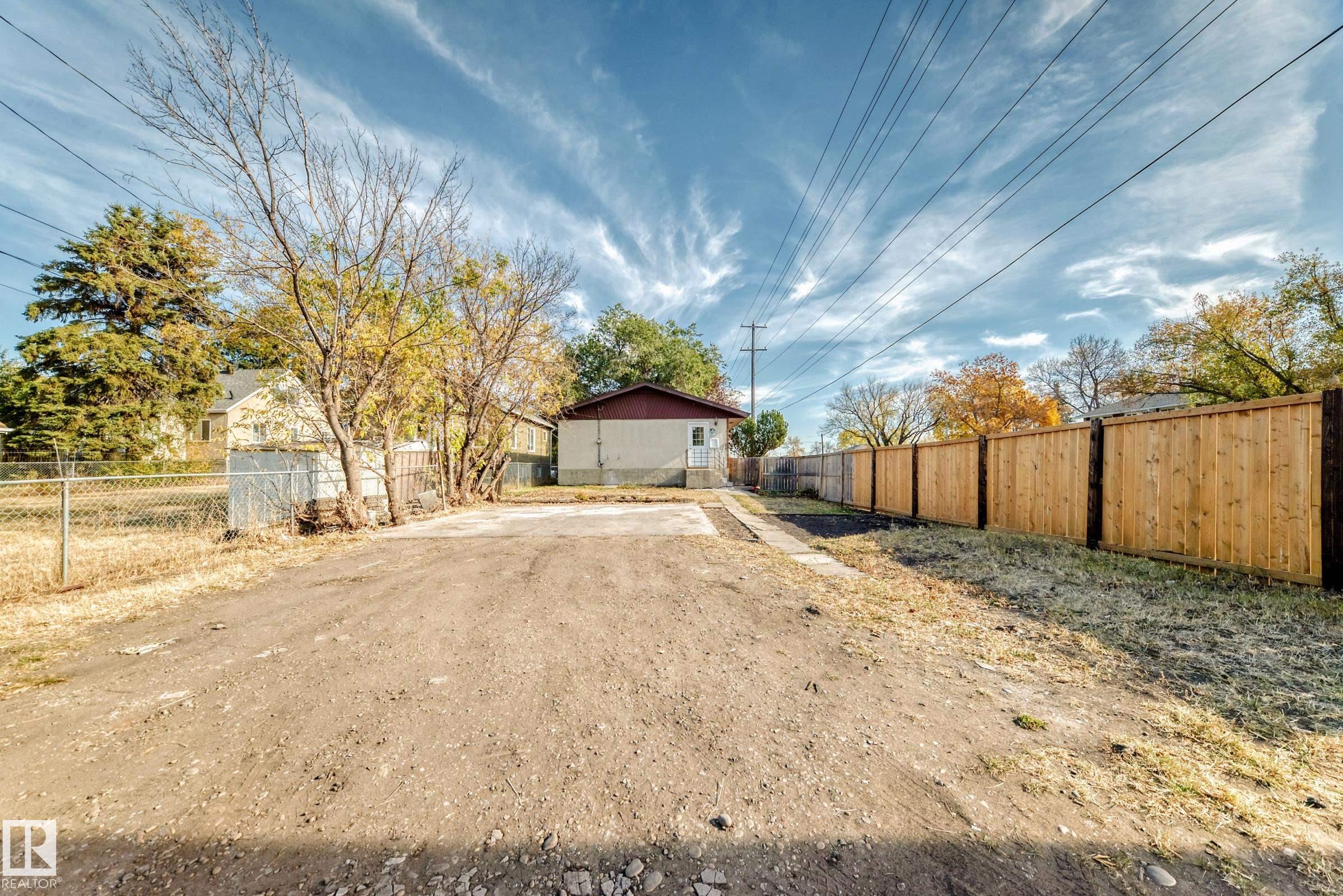 Photo 39 at 7104 129 Avenue NW, Balwin, Edmonton