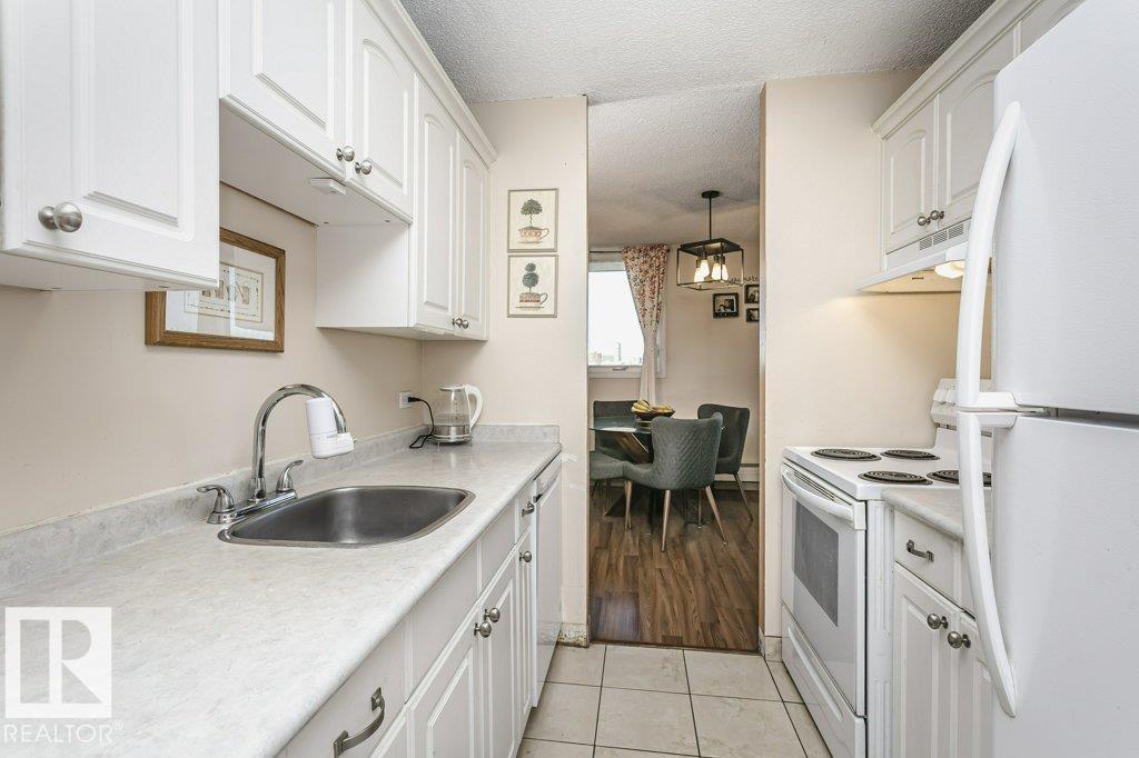Photo 13 at 605 - 10135 Saskatchewan Drive NW, Strathcona, Edmonton