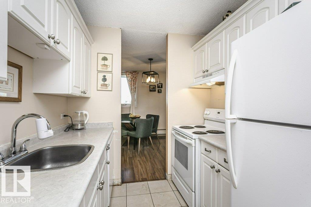 Photo 14 at 605 - 10135 Saskatchewan Drive NW, Strathcona, Edmonton