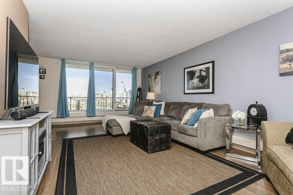 Photo 7 at 605 - 10135 Saskatchewan Drive NW, Strathcona, Edmonton