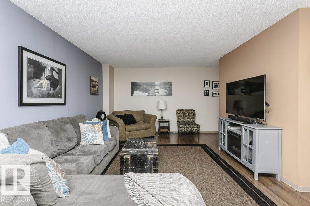 Photo 9 at 605 - 10135 Saskatchewan Drive NW, Strathcona, Edmonton